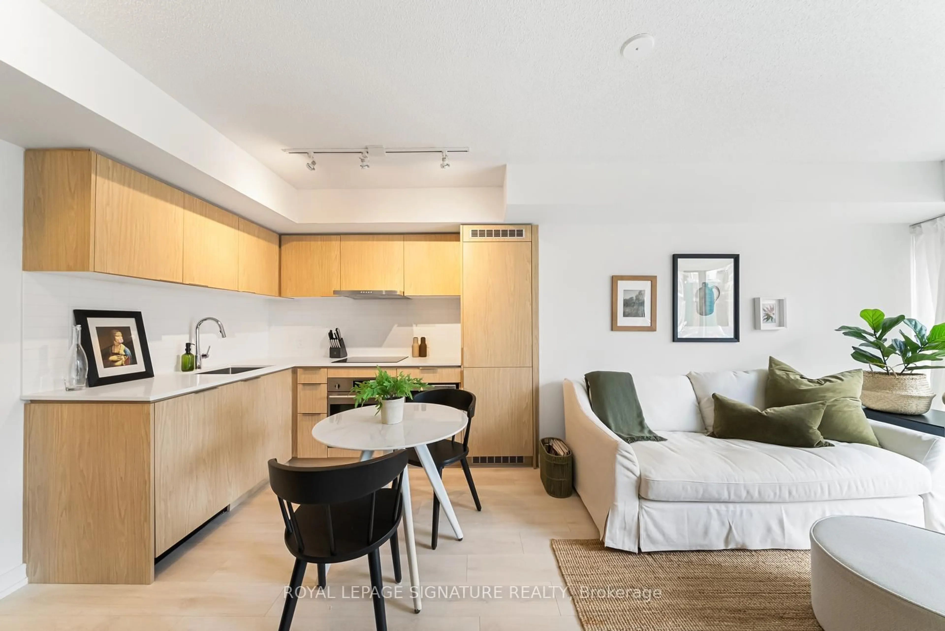 Open concept kitchen, unknown for 60 Shuter St #605, Toronto Ontario M5B 1A8