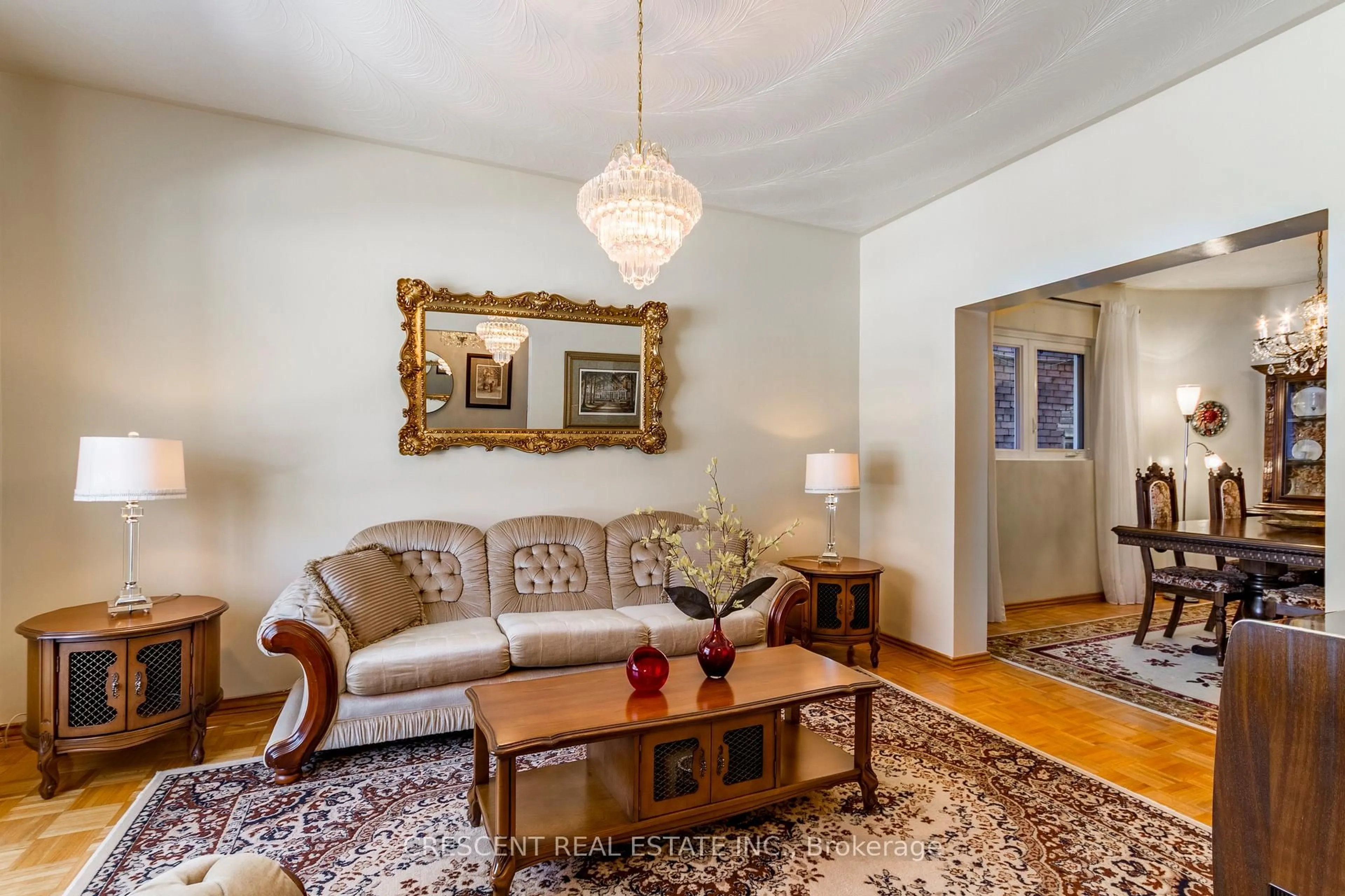 Living room with furniture, unknown for 164 Roxton Rd, Toronto Ontario M6J 2Y5