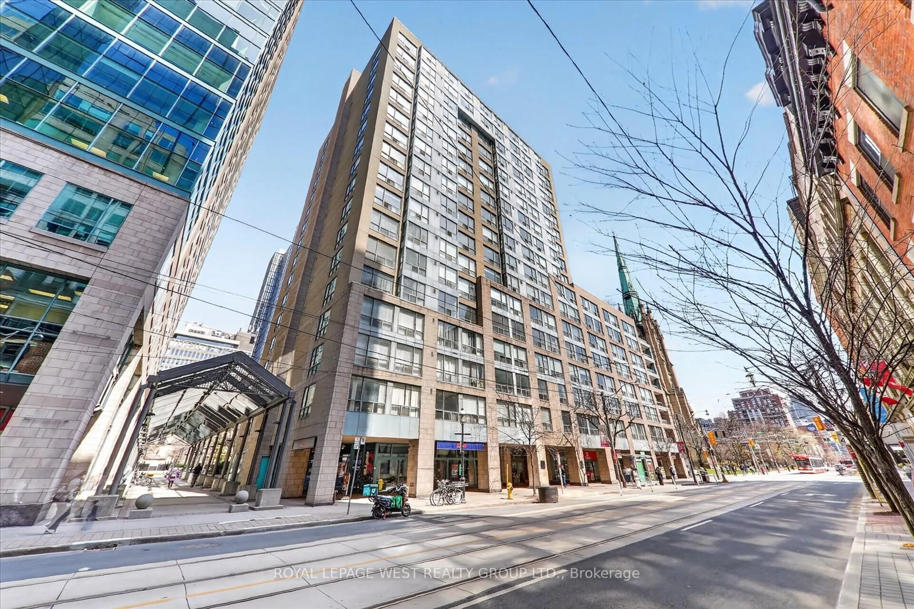 Indoor foyer for 92 King St #507, Toronto Ontario M5C 2V8