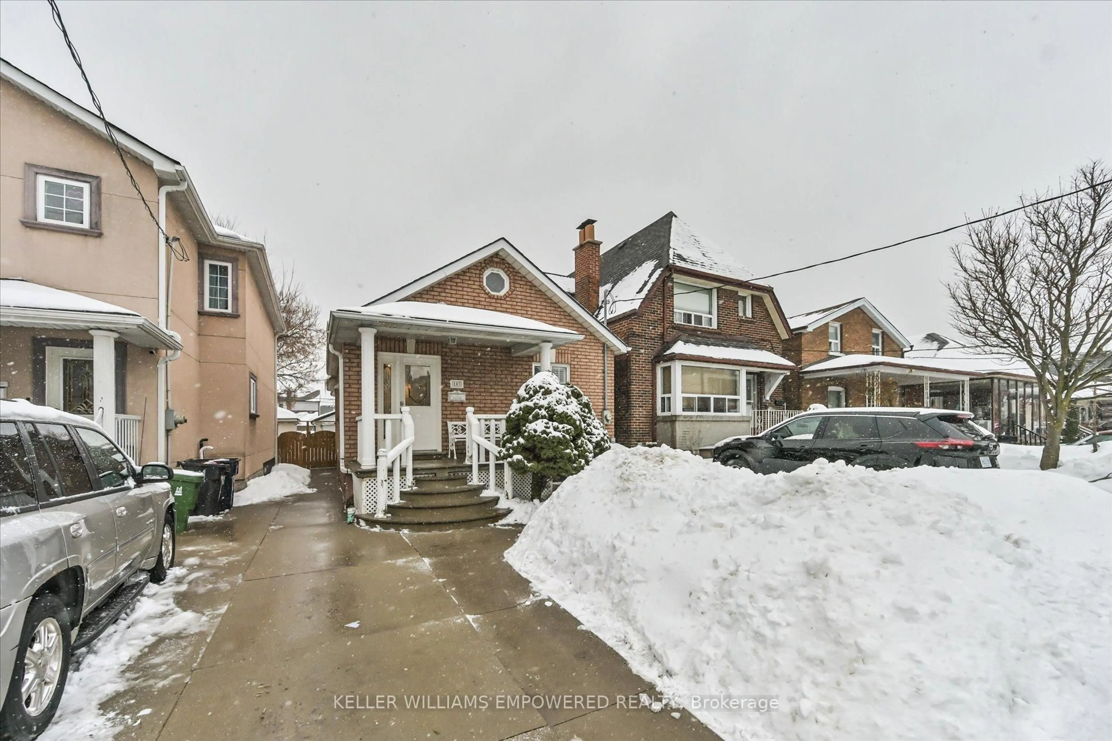 Unknown for 103 Clovelly Ave, Toronto Ontario M6E 2E7
