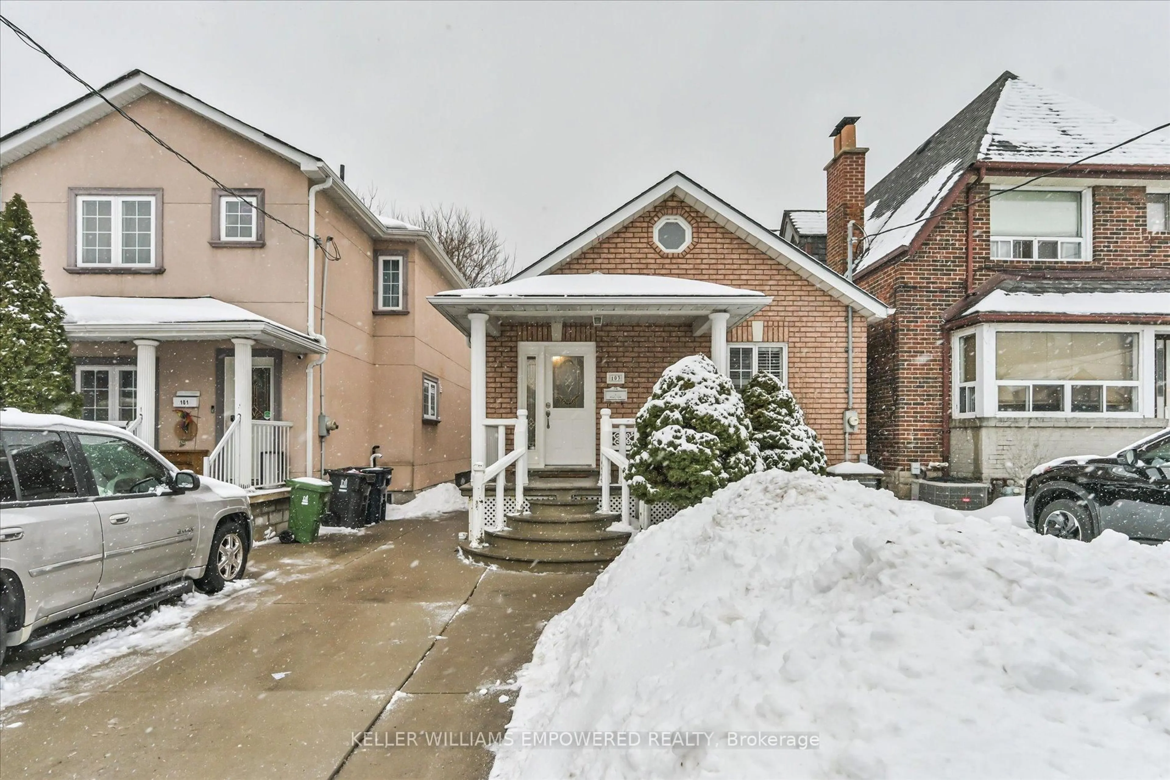 Unknown for 103 Clovelly Ave, Toronto Ontario M6E 2E7