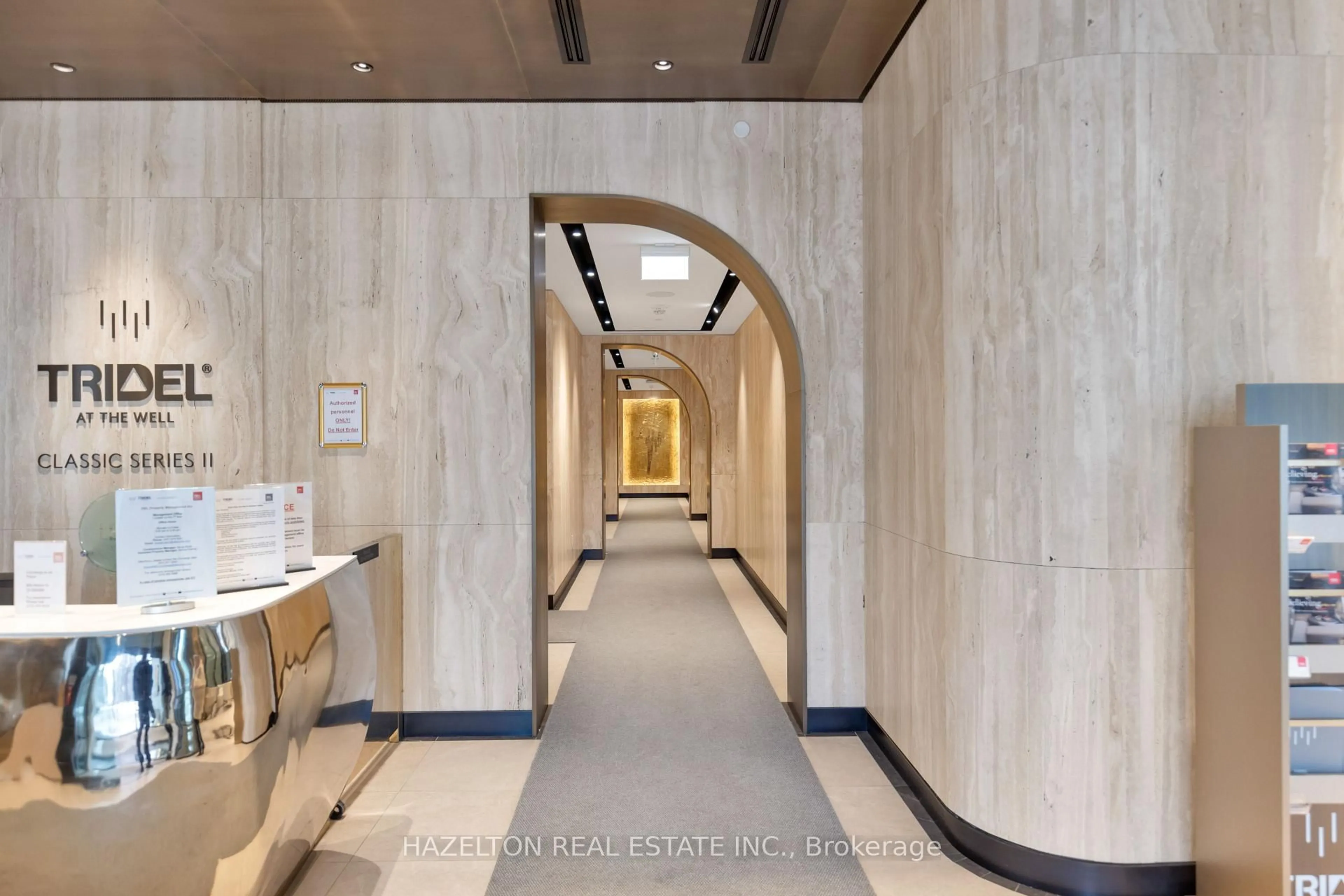 Indoor foyer for 480 Front St #1915, Toronto Ontario M5V 0V5