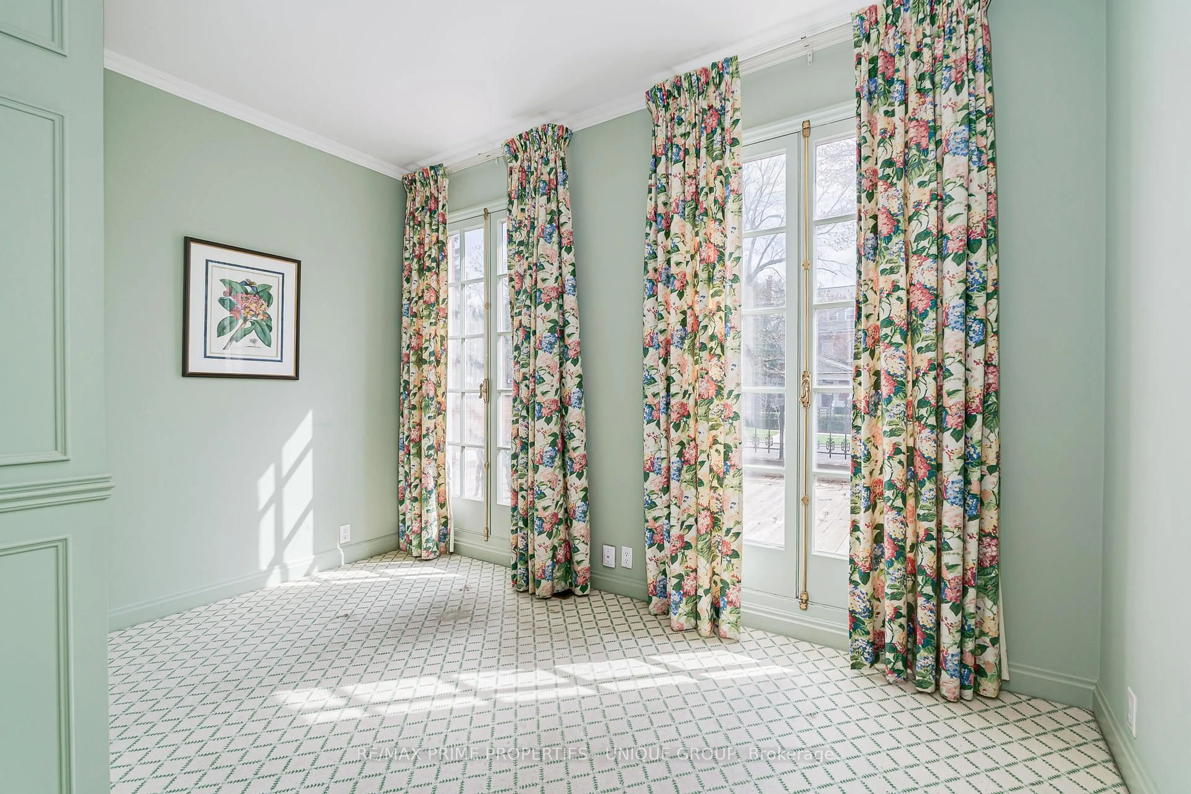 A pic of a room for 62 A Glen Rd, Toronto Ontario M4W 2V4