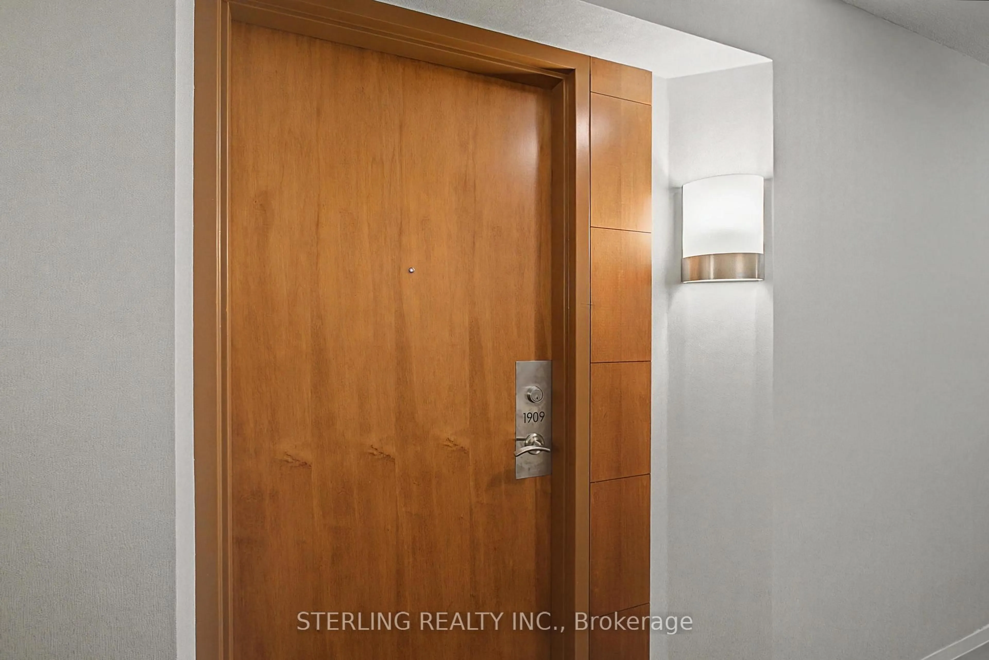 Indoor entryway for 31 Bales Ave #1909, Toronto Ontario M2N 7L6