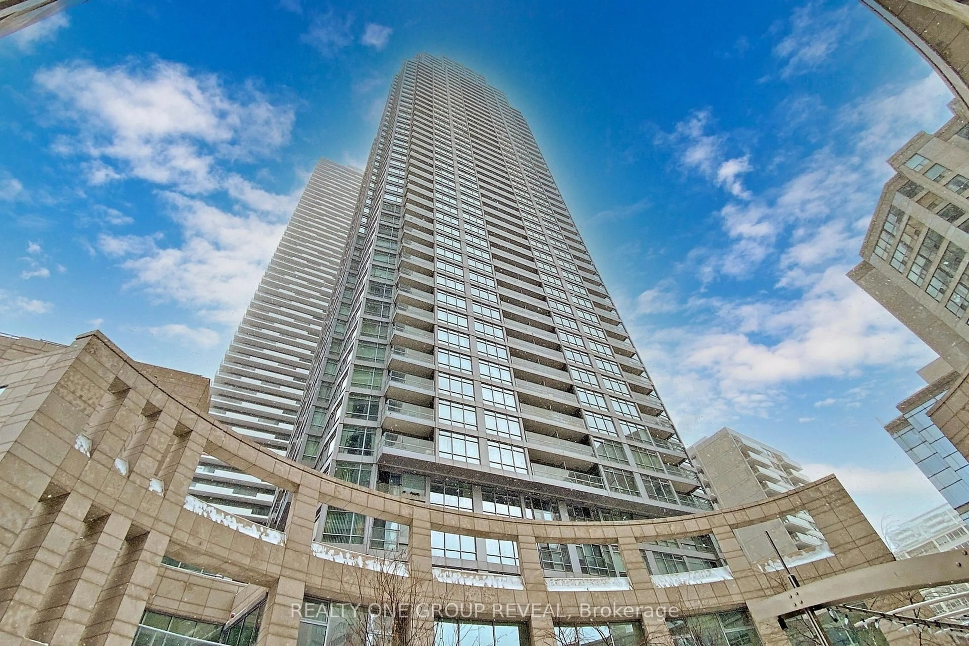 Indoor foyer for 2191 Yonge St #3707, Toronto Ontario M4S 3H8