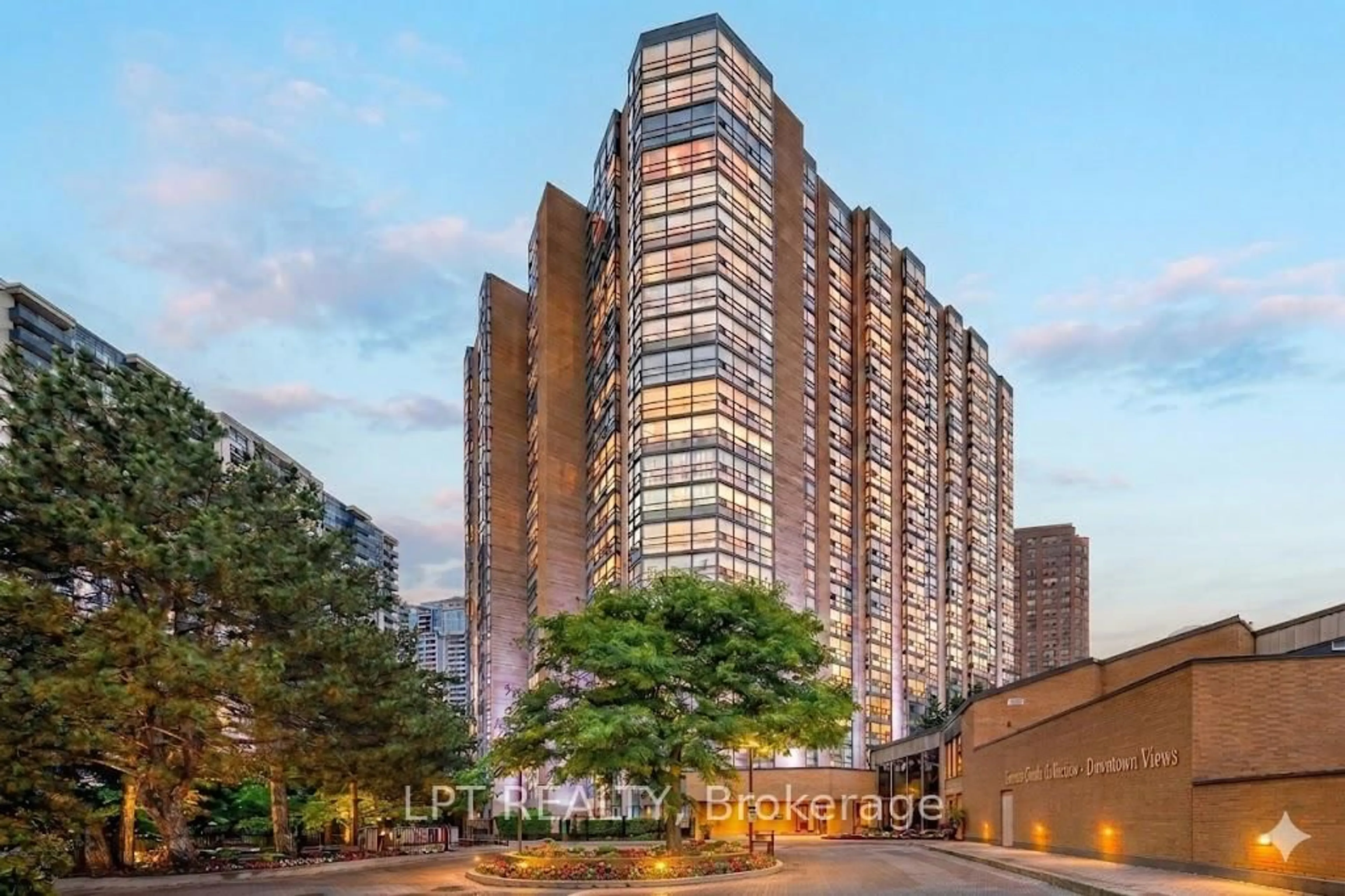 Unknown for 131 Beecroft Rd #1806, Toronto Ontario M2N 6G9