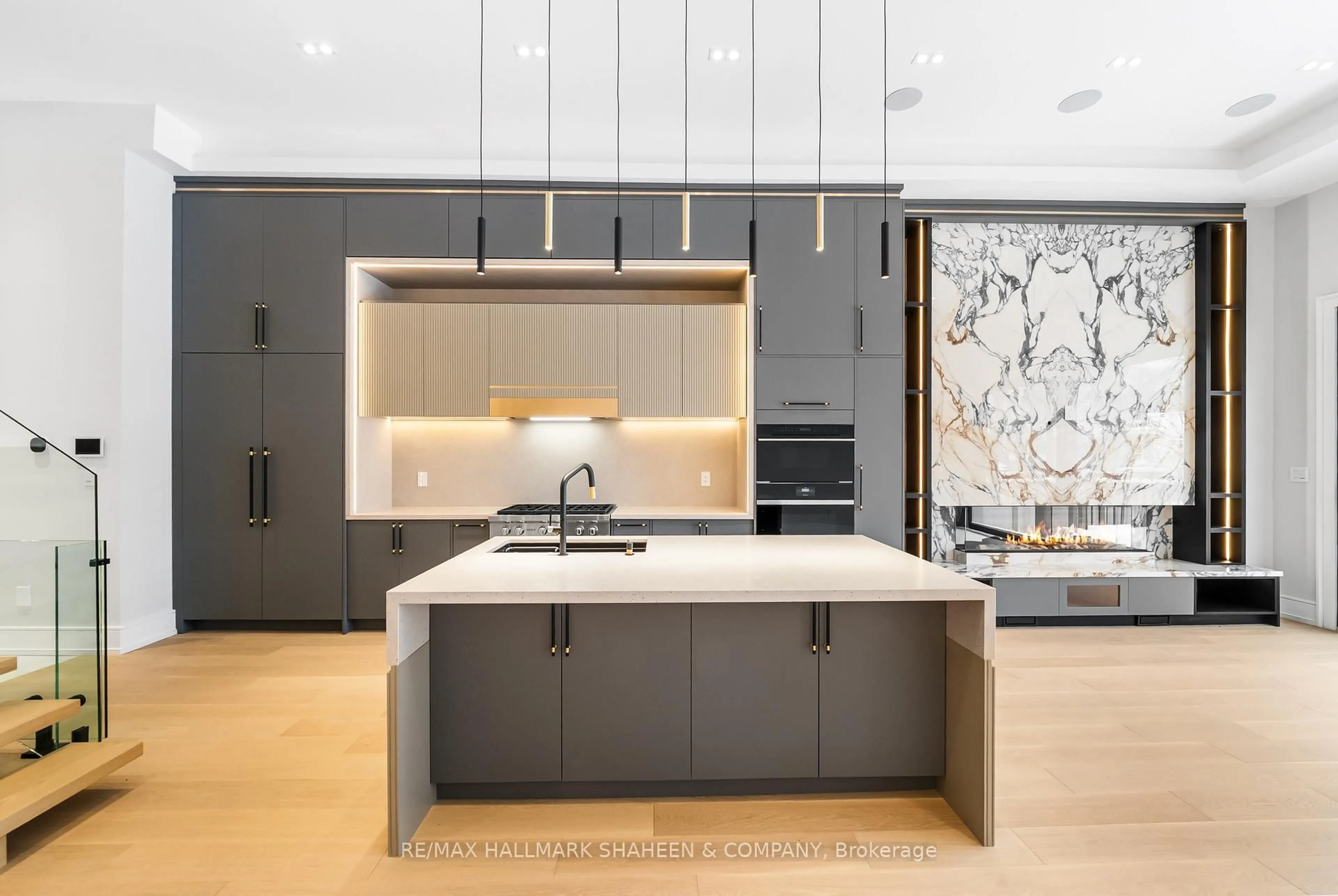 Contemporary kitchen, unknown for 116 Briar Hill Ave, Toronto Ontario M4R 1H9