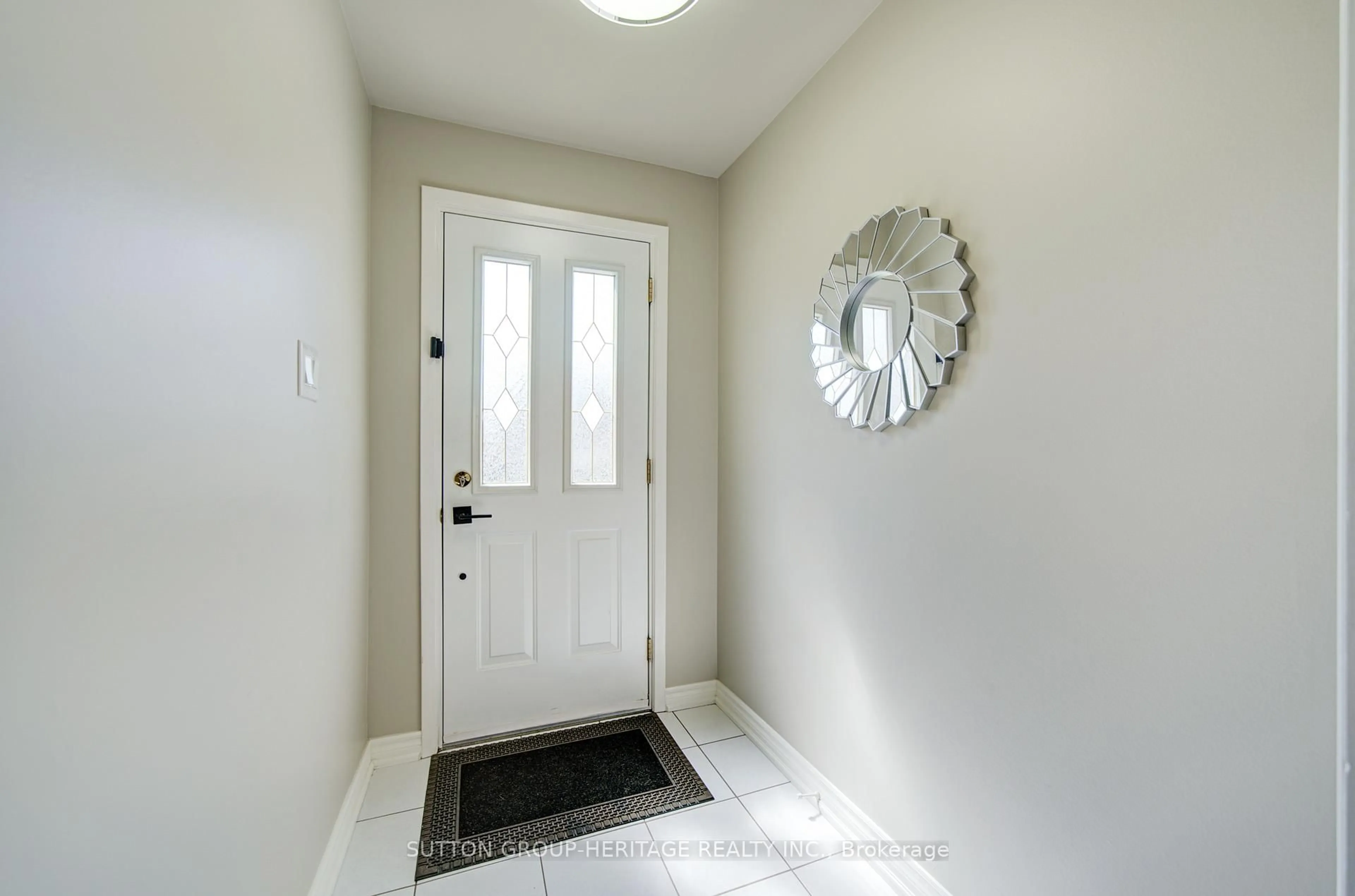 Indoor entryway for 144 Old Sheppard Ave, Toronto Ontario M2J 3L9