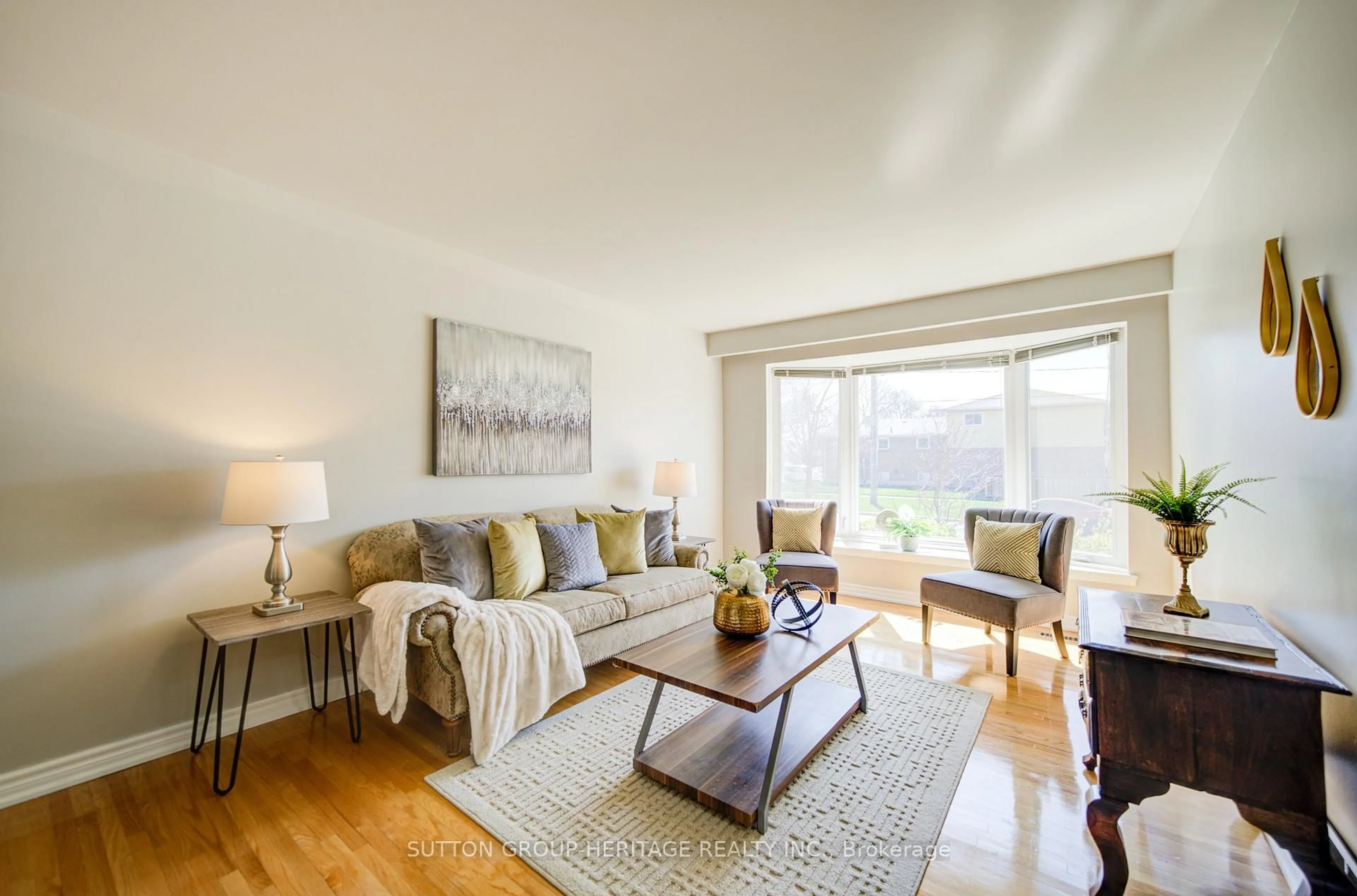 Living room with furniture, wood/laminate floor for 144 Old Sheppard Ave, Toronto Ontario M2J 3L9