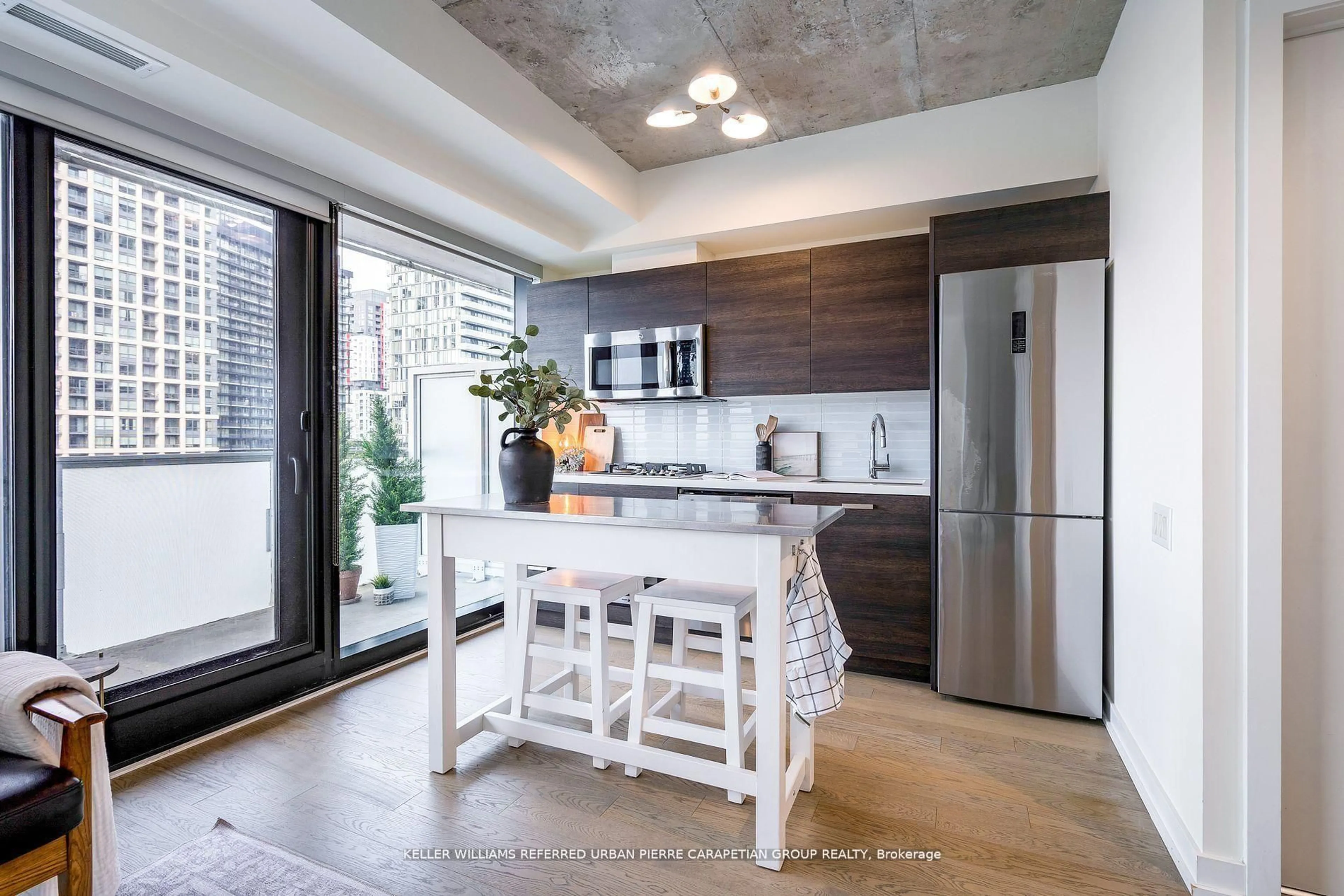 Contemporary kitchen, unknown for 11 Charlotte St #2004, Toronto Ontario M5V 0M6