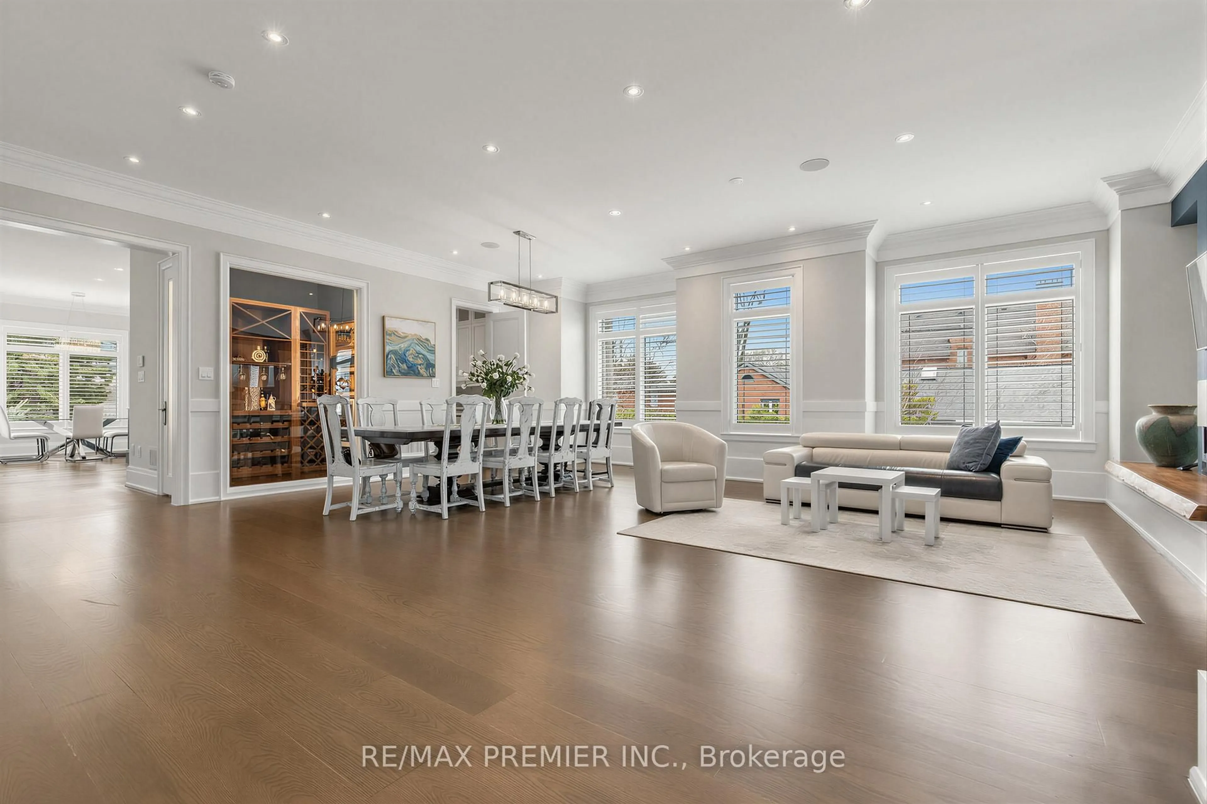 Unknown for 111 Codsell Ave, Toronto Ontario M3H 3W2