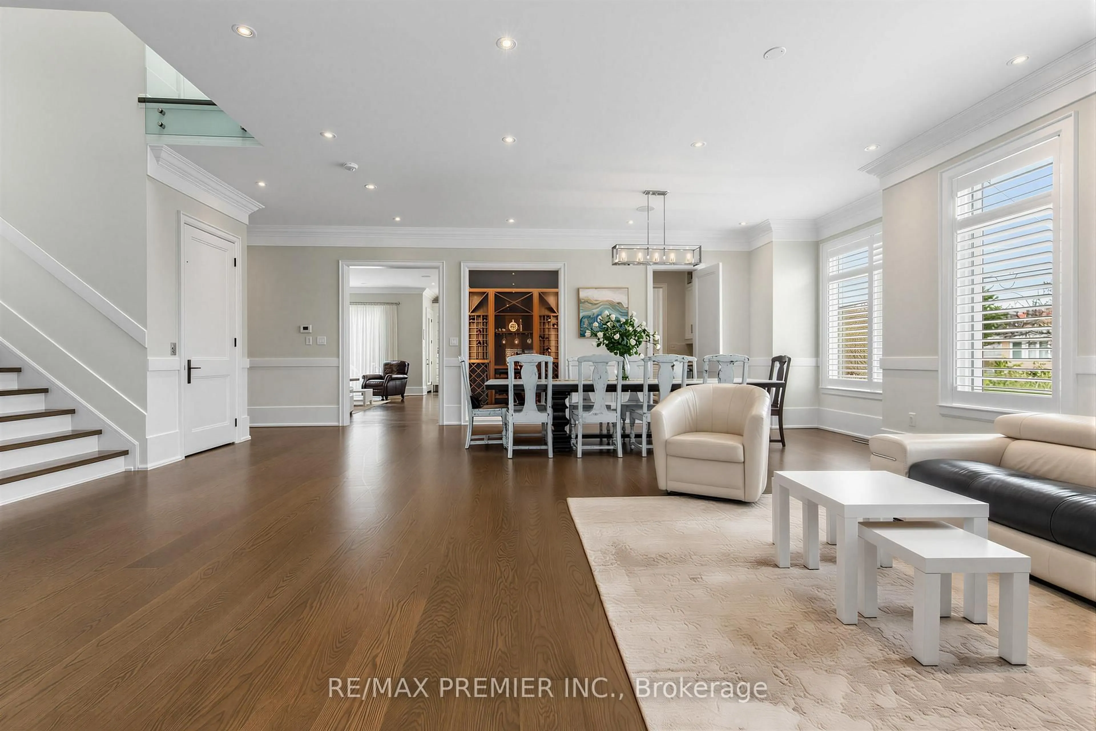 Unknown for 111 Codsell Ave, Toronto Ontario M3H 3W2