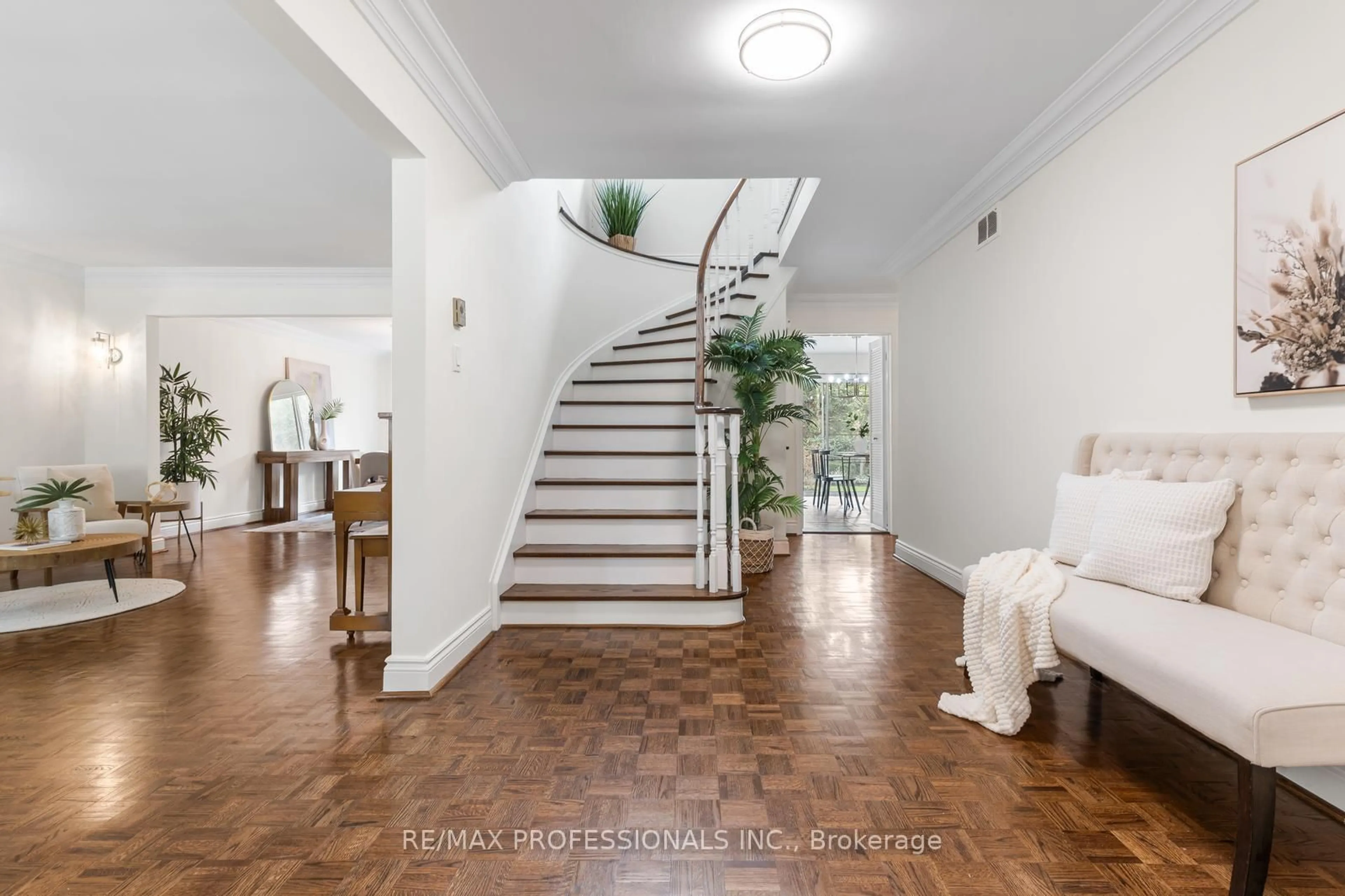 Indoor foyer for 47 Apollo Dr, Toronto Ontario M3B 2G9