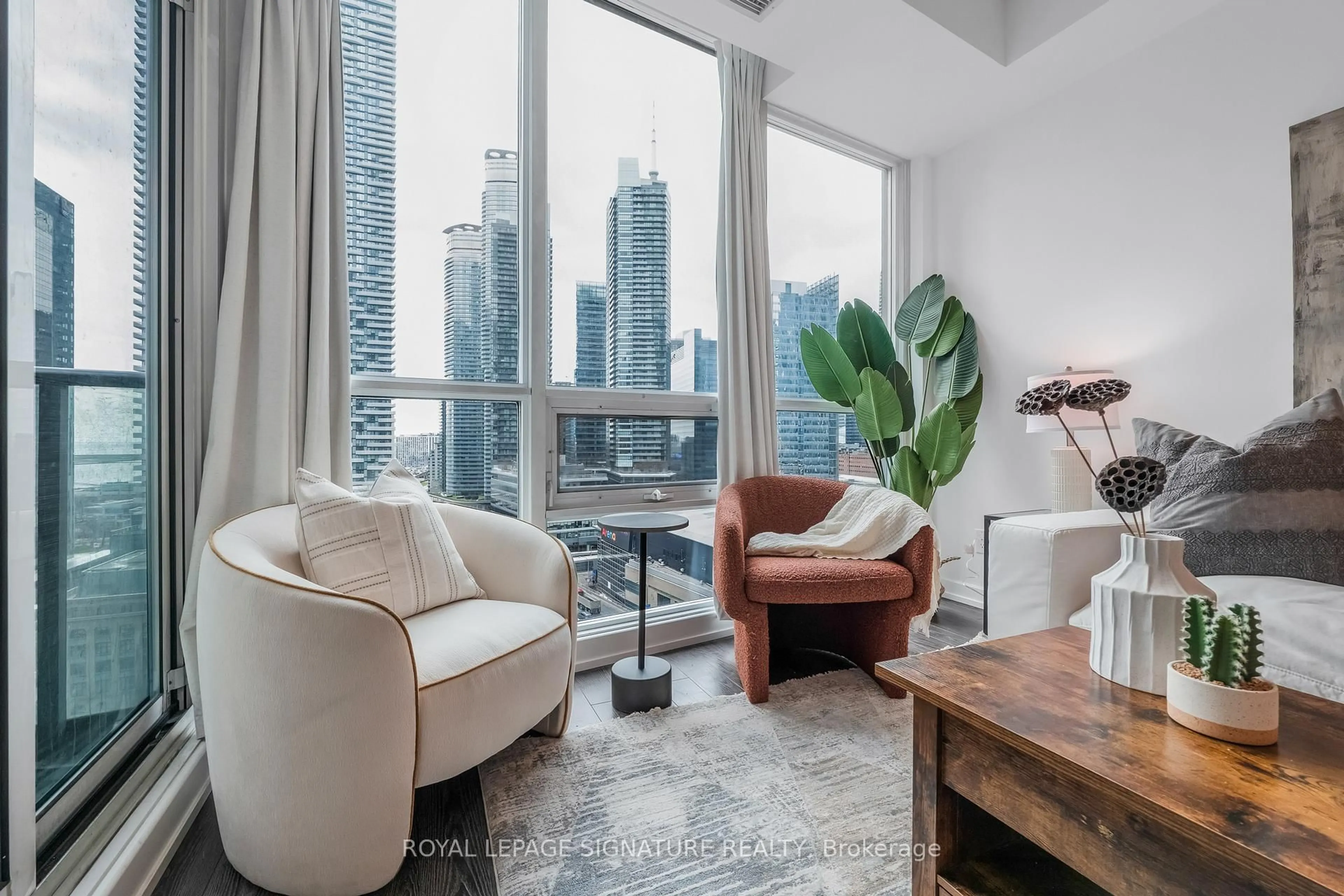 Living room with furniture, unknown for 18 Harbour St #1801, Toronto Ontario M5J 2Z6