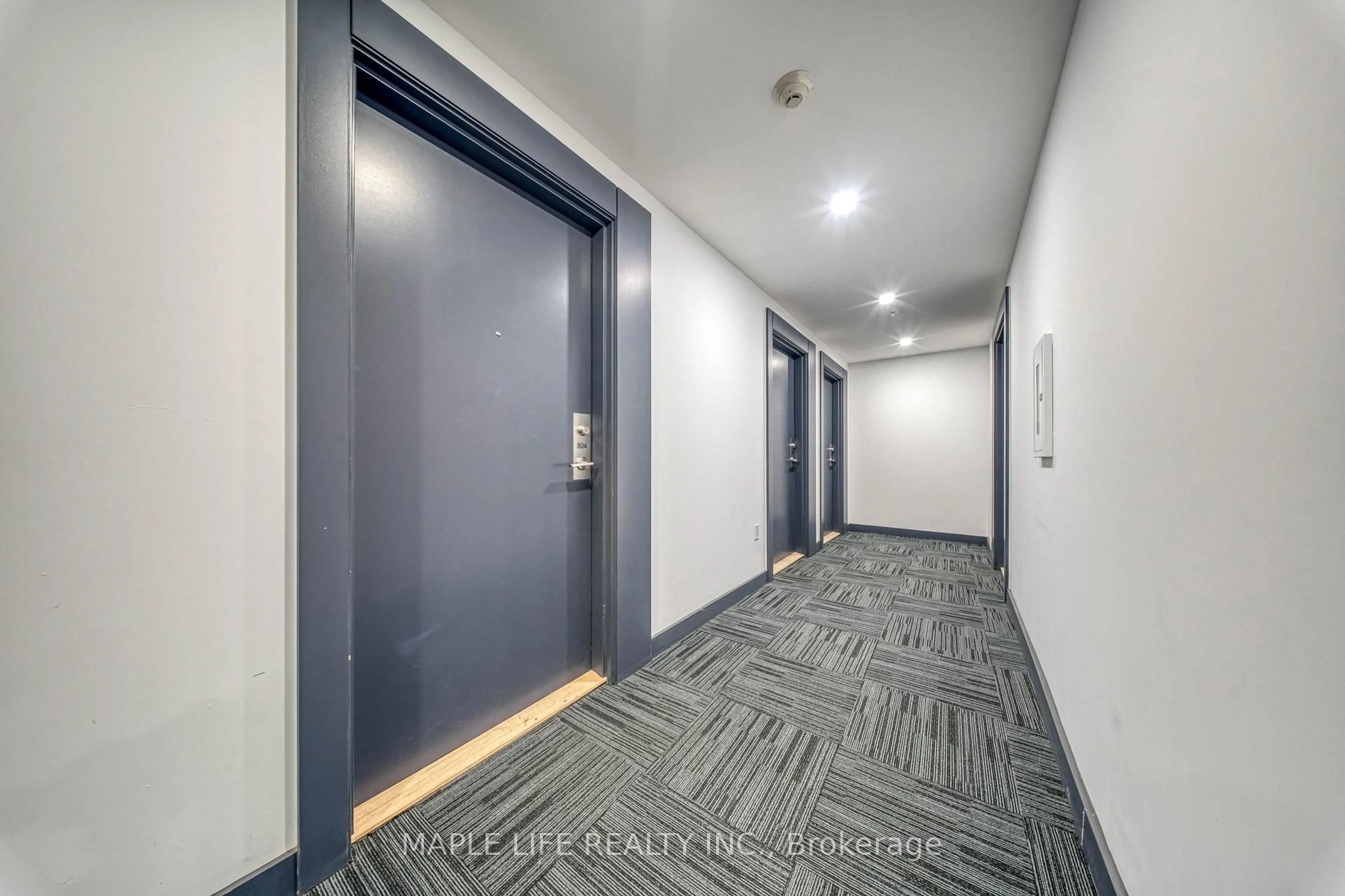 Indoor foyer for 3237 Bayview Ave #804, Toronto Ontario M2K 2J7
