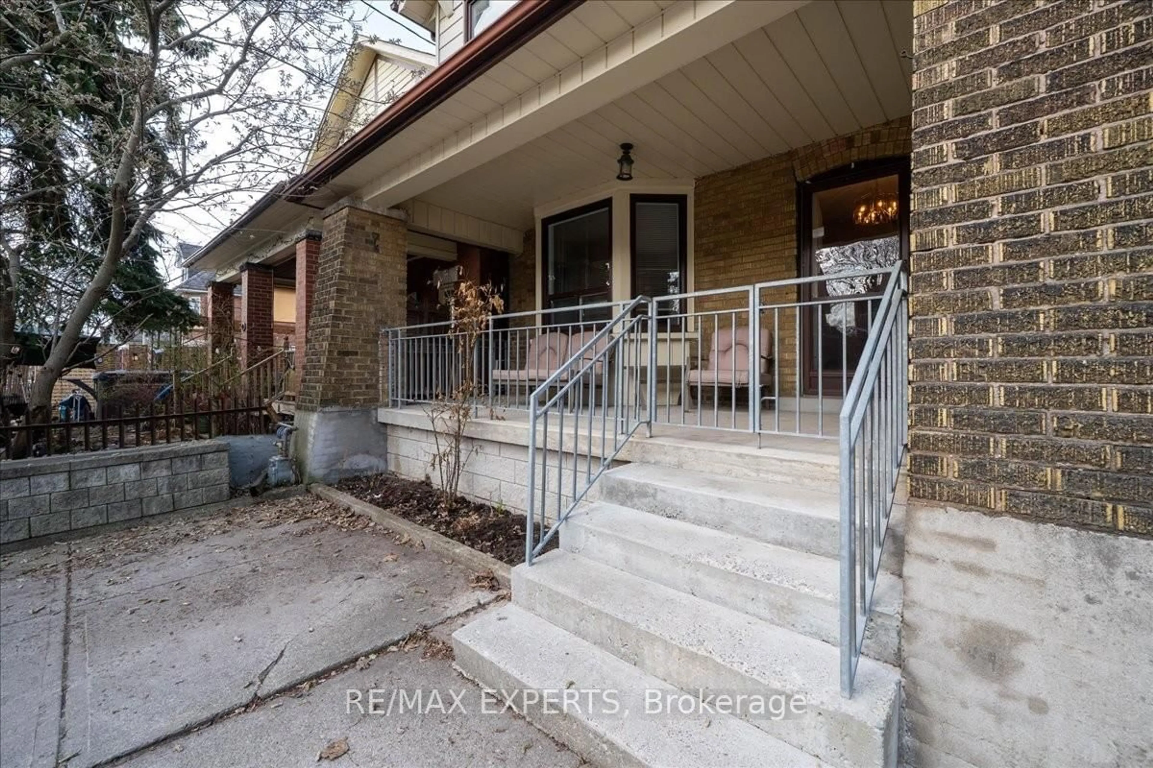 Indoor entryway for 42 Atlas Ave, Toronto Ontario M6C 3N9