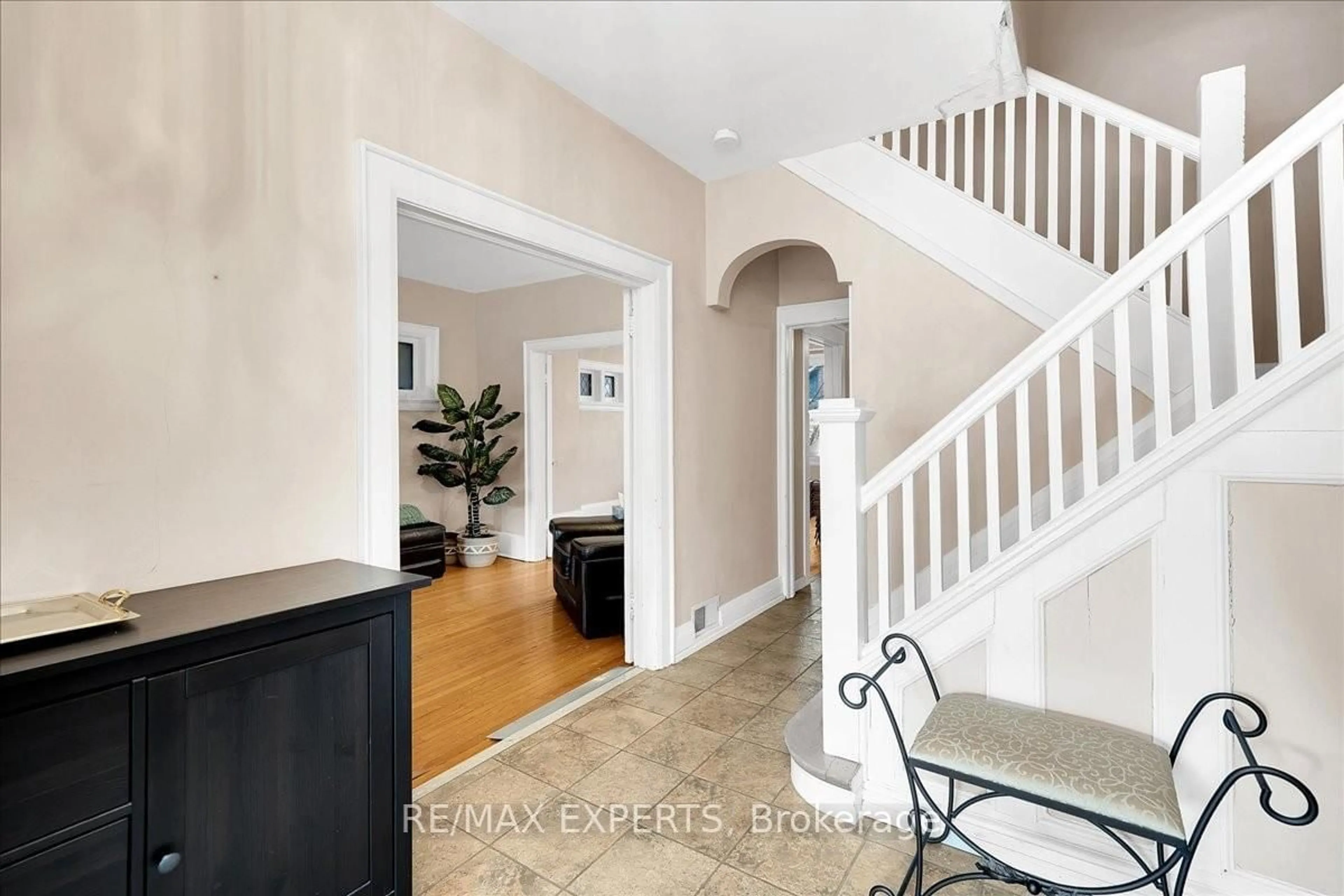 Indoor entryway for 42 Atlas Ave, Toronto Ontario M6C 3N9