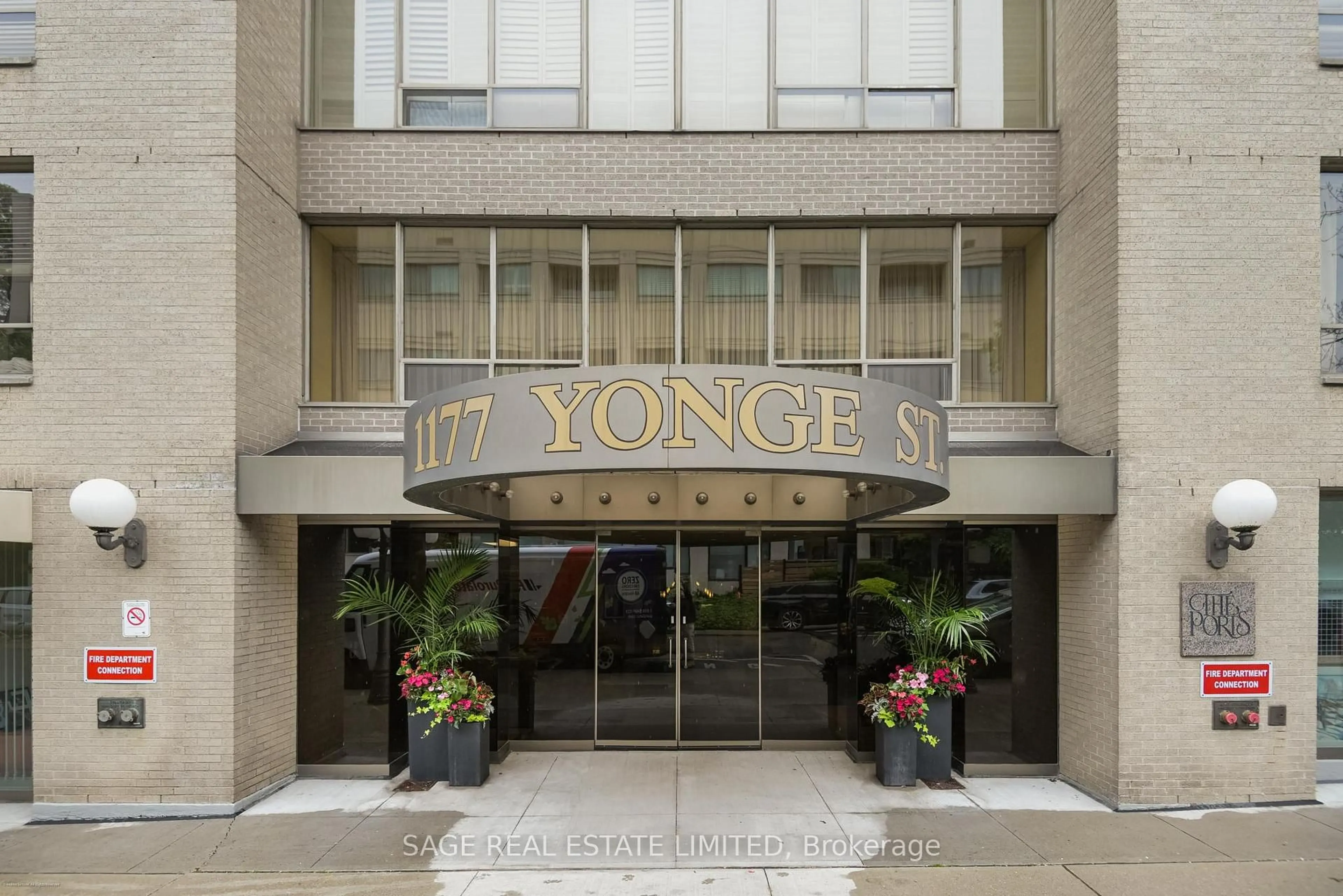 Indoor foyer for 1177 Yonge St #207, Toronto Ontario M4T 2Y4