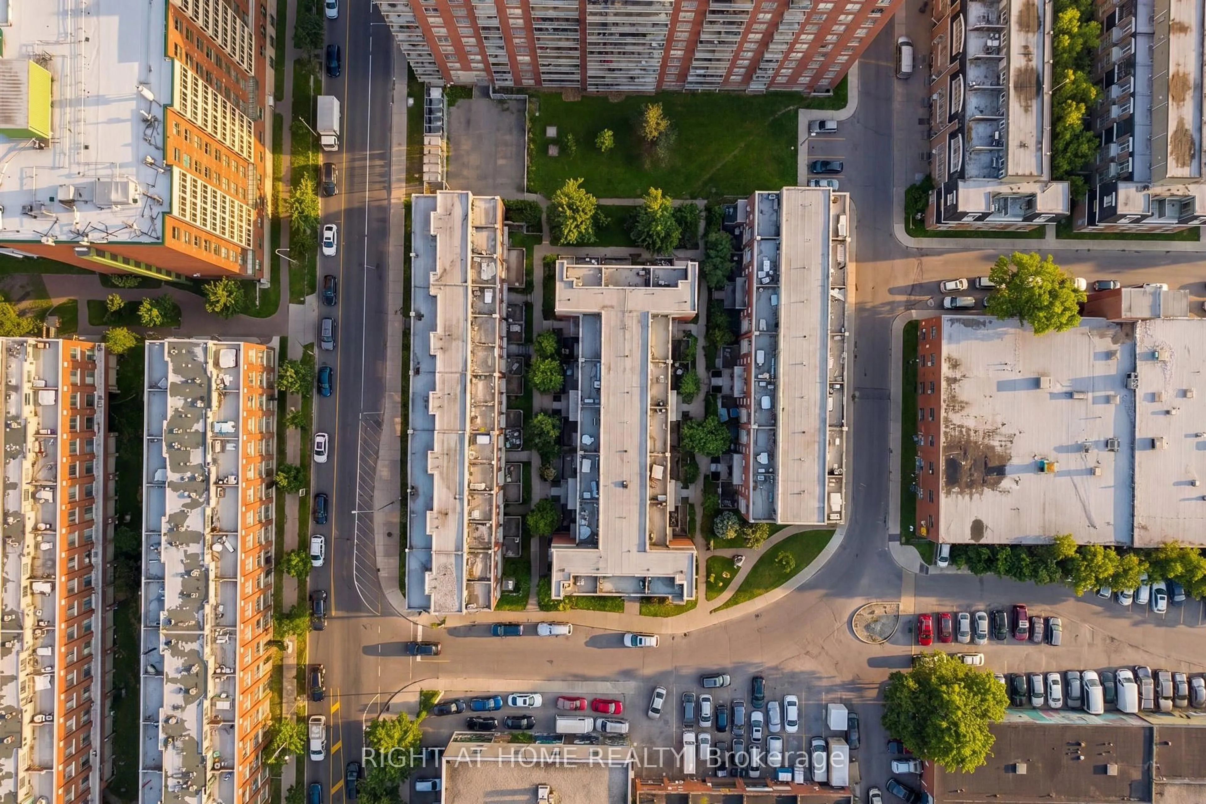A pic from outside/outdoor area/front of a property/back of a property/a pic from drone, city buildings view from balcony for 1 Ruttan St #112, Toronto Ontario M6P 0A1