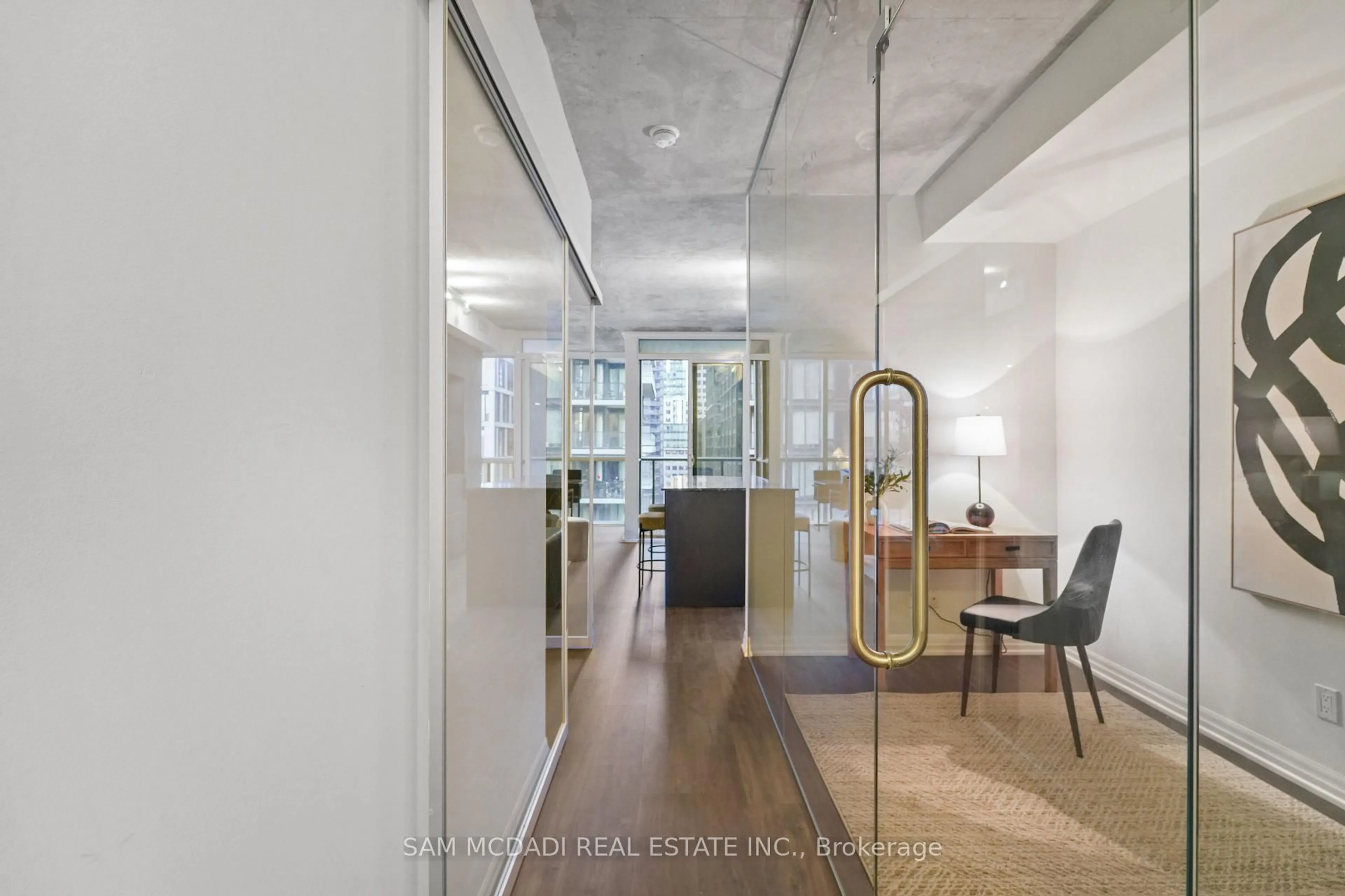 Indoor foyer for 88 Blue Jays Way #1603, Toronto Ontario M5V 0L7