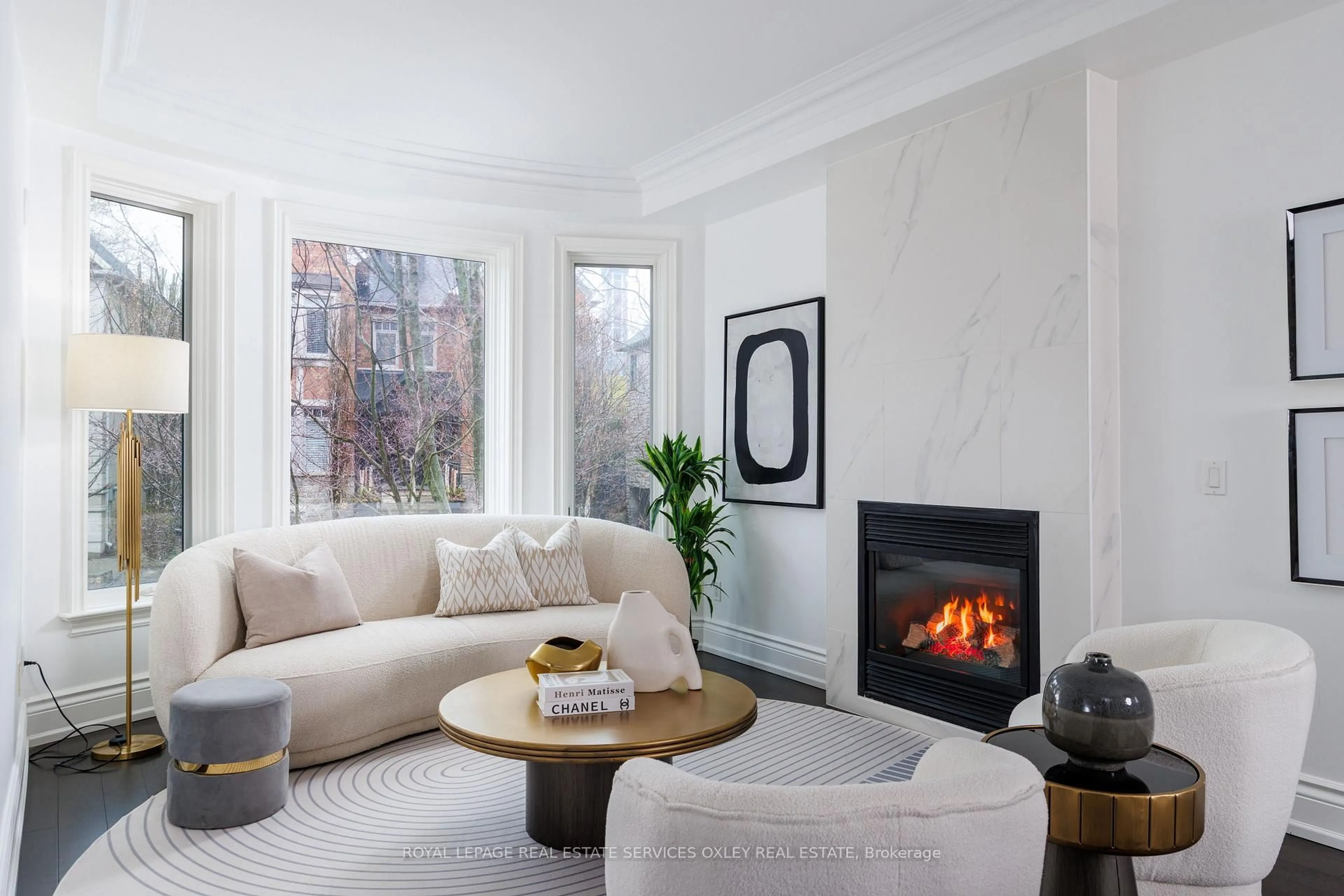 Living room with furniture, unknown for 46 Mathersfield Dr, Toronto Ontario M4W 3W5