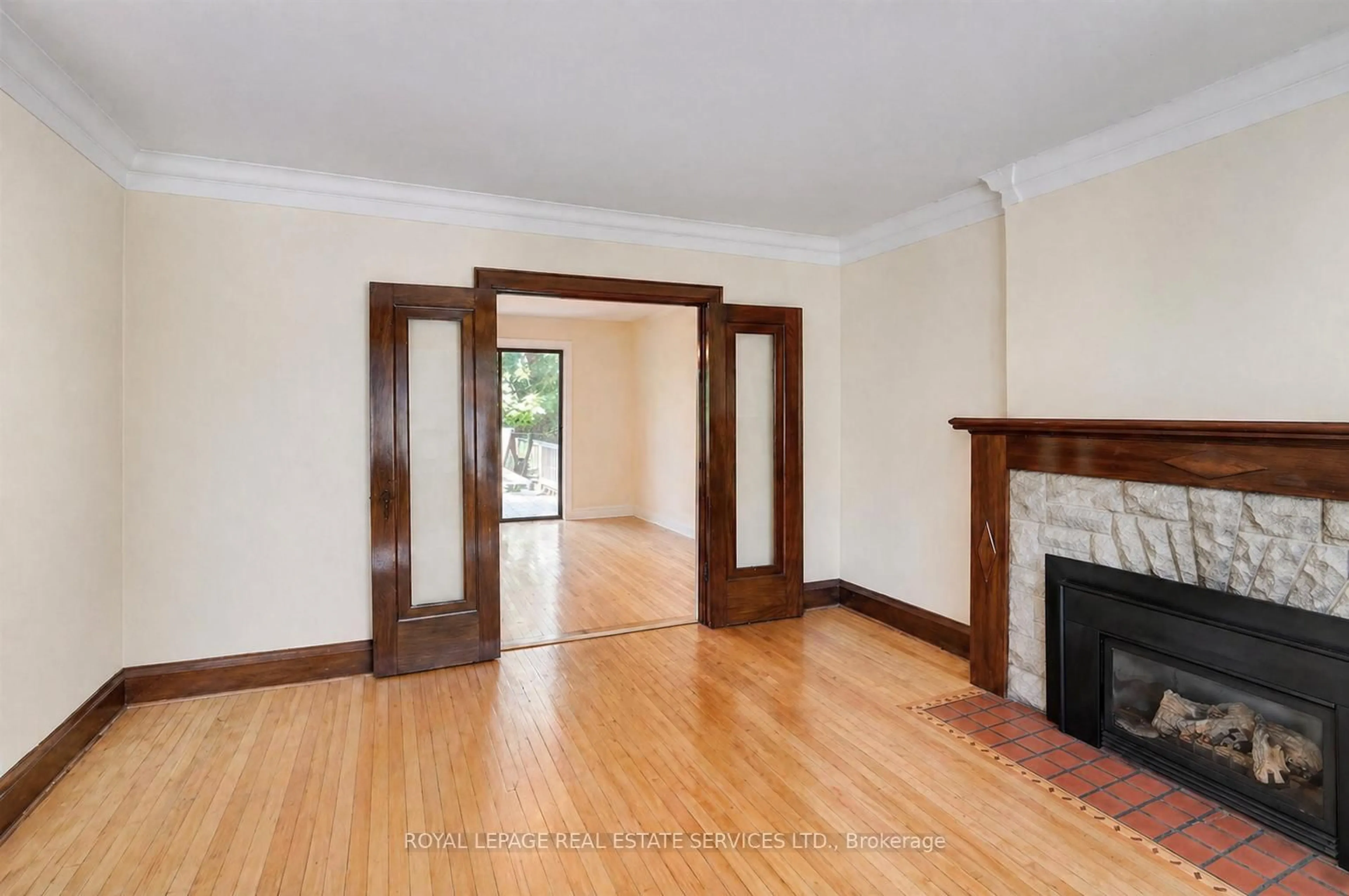 Unknown for 21 Lorindale Ave, Toronto Ontario M5M 3C3