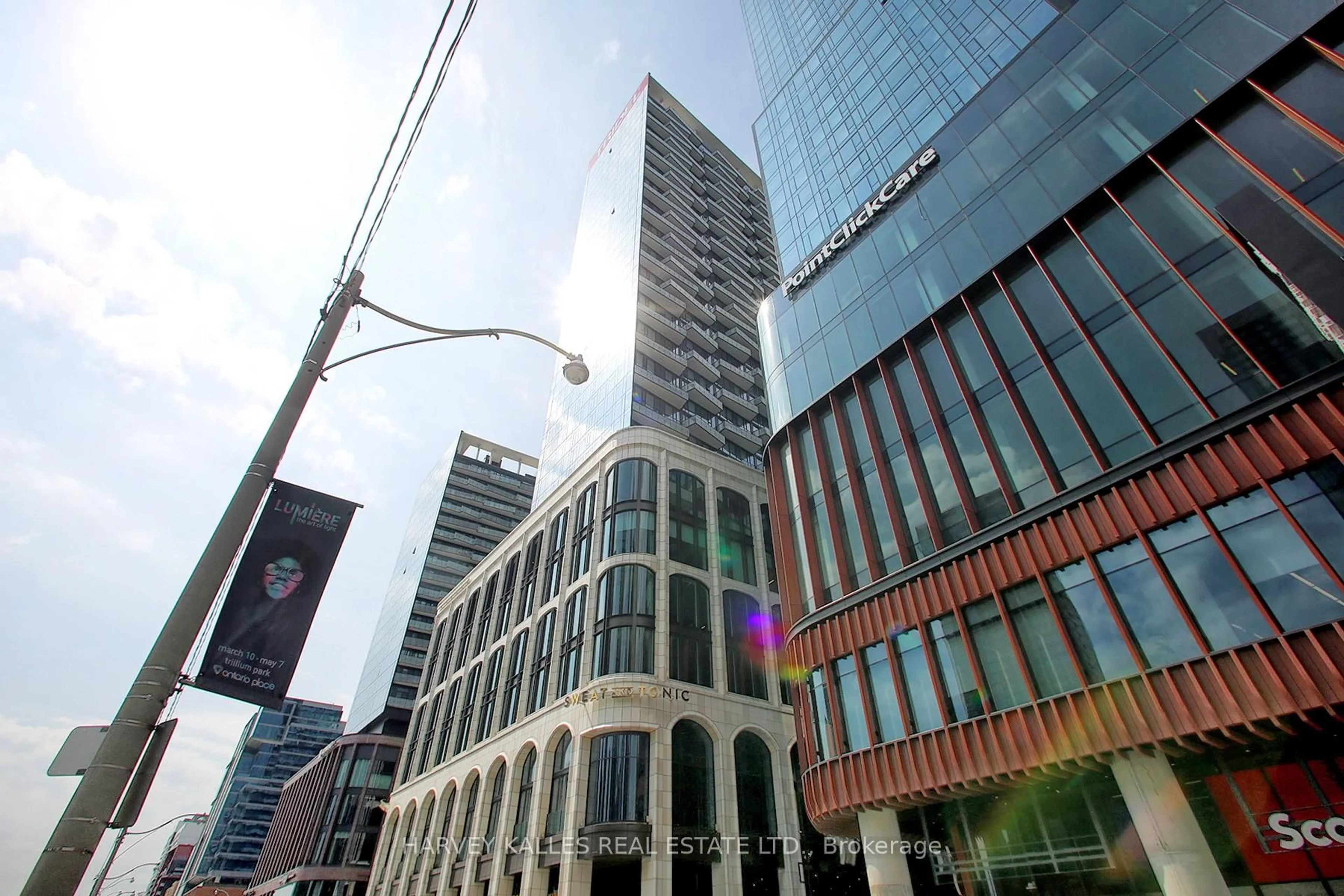 Blurry image for 470 Front St #3405, Toronto Ontario M5V 0V6