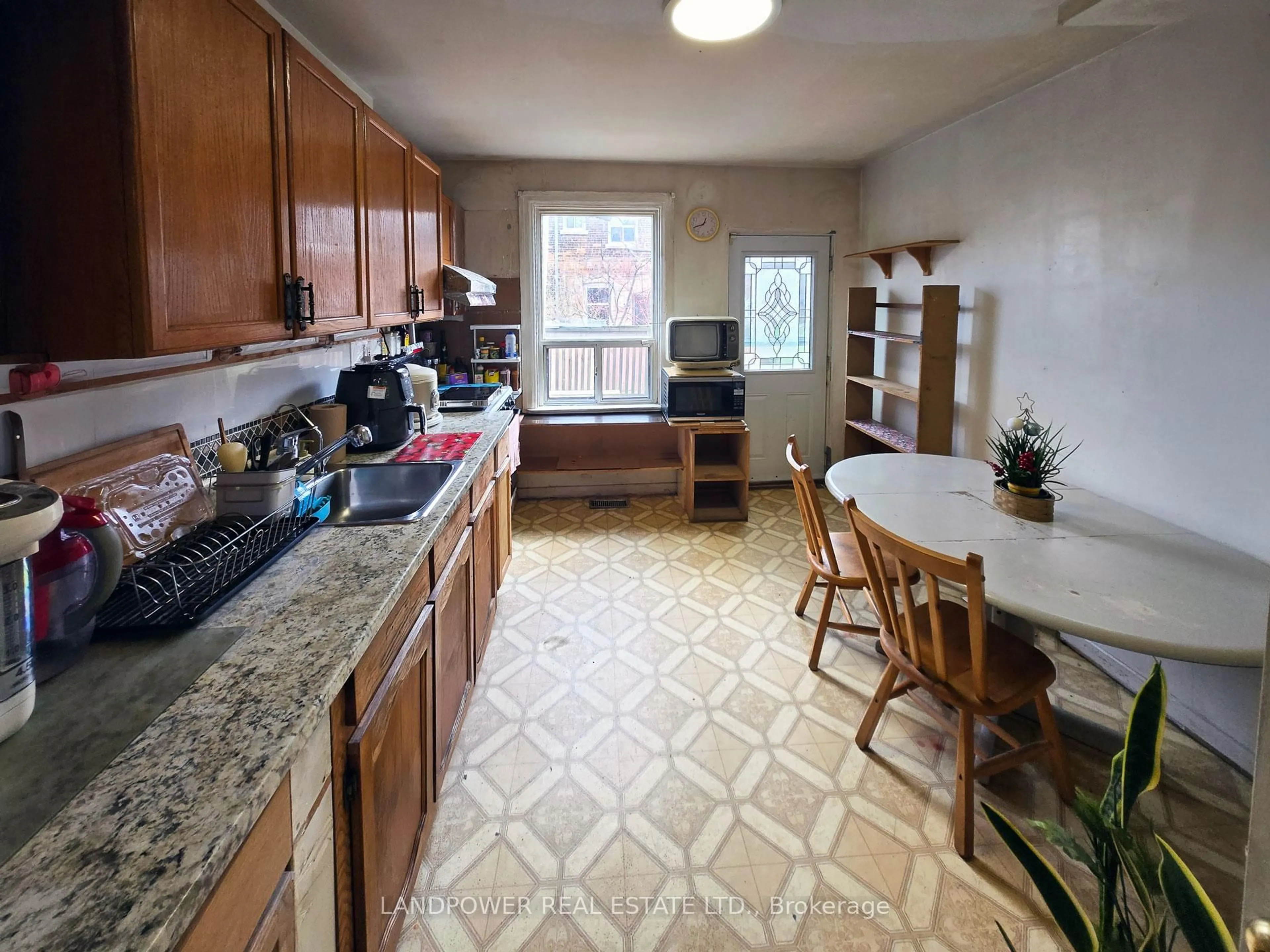 Standard kitchen, ceramic/tile floor for 9 Saint Clarens Ave, Toronto Ontario M6K 2S2