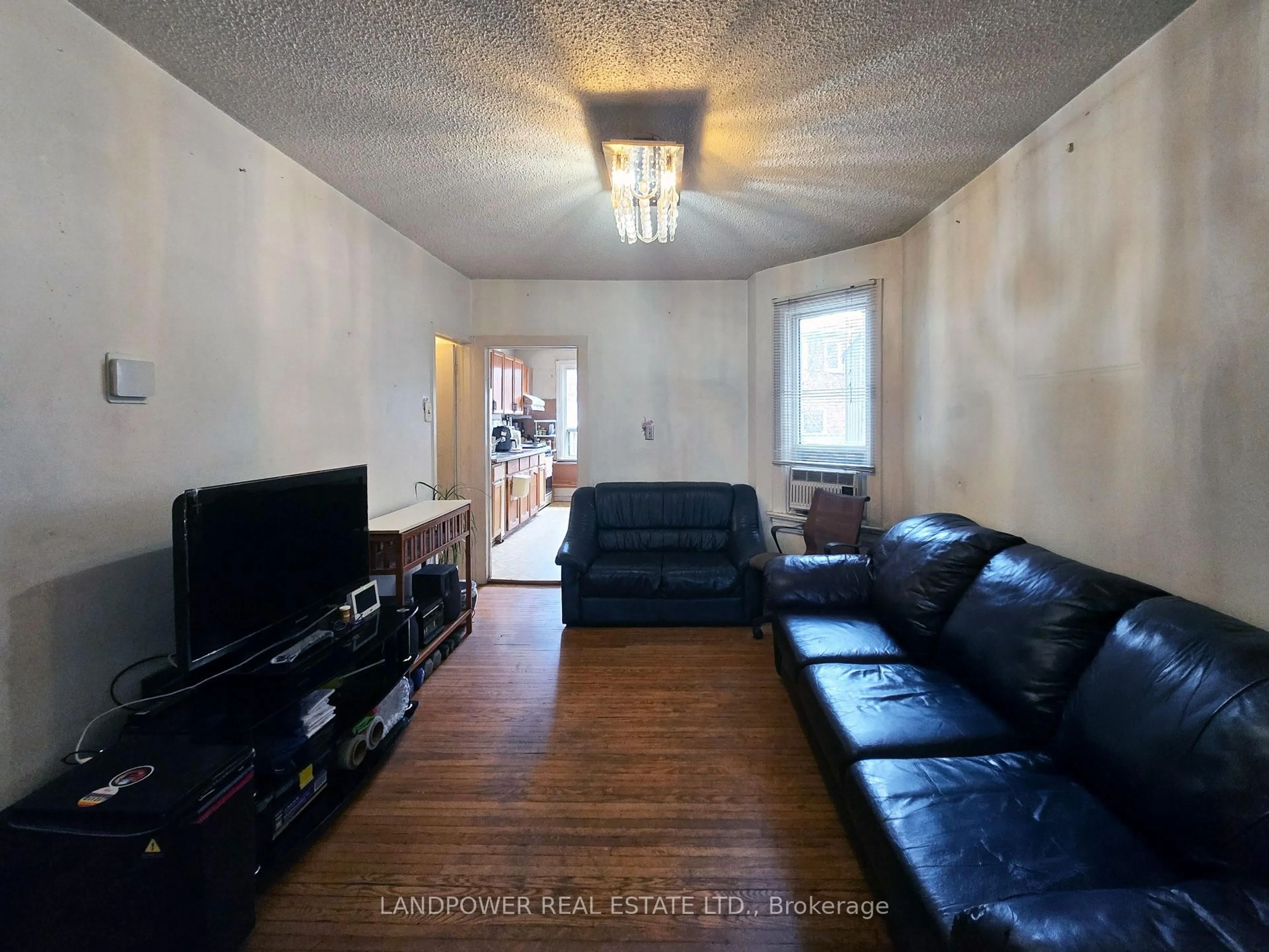 A pic of a room for 9 Saint Clarens Ave, Toronto Ontario M6K 2S2