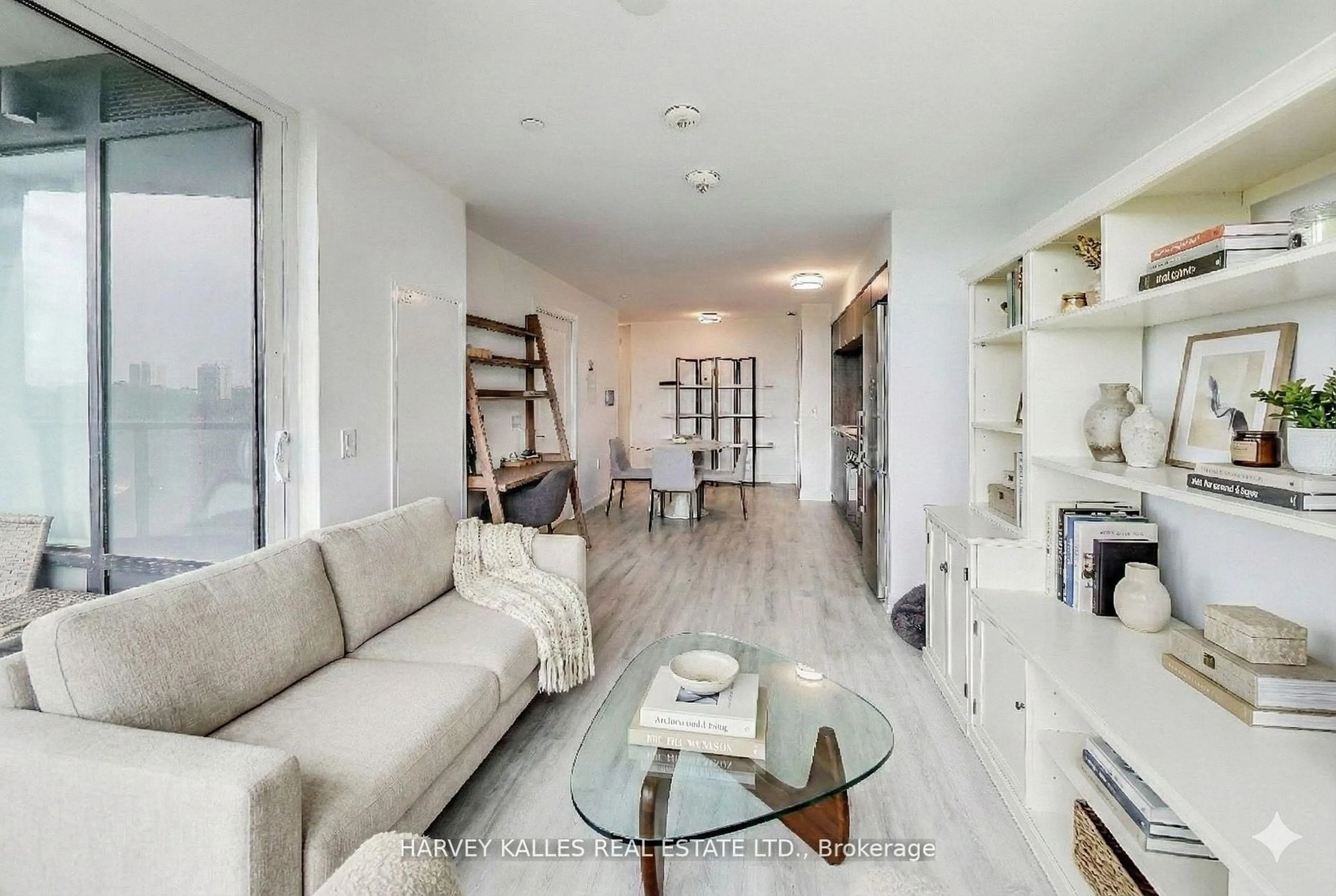 Living room with furniture, unknown for 585 Bloor St #515, Toronto Ontario M4W 0B3