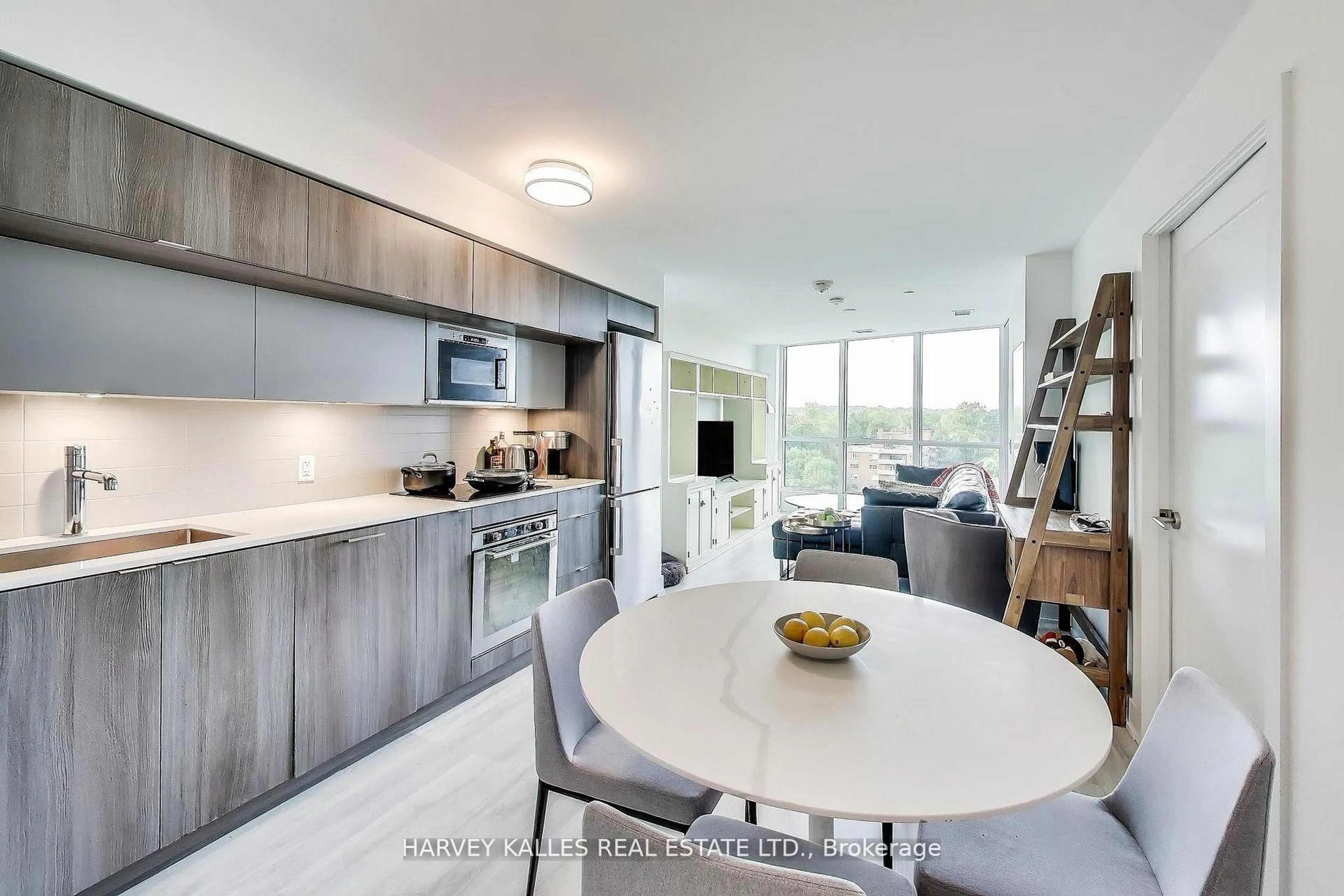 Open concept kitchen, unknown for 585 Bloor St #515, Toronto Ontario M4W 0B3