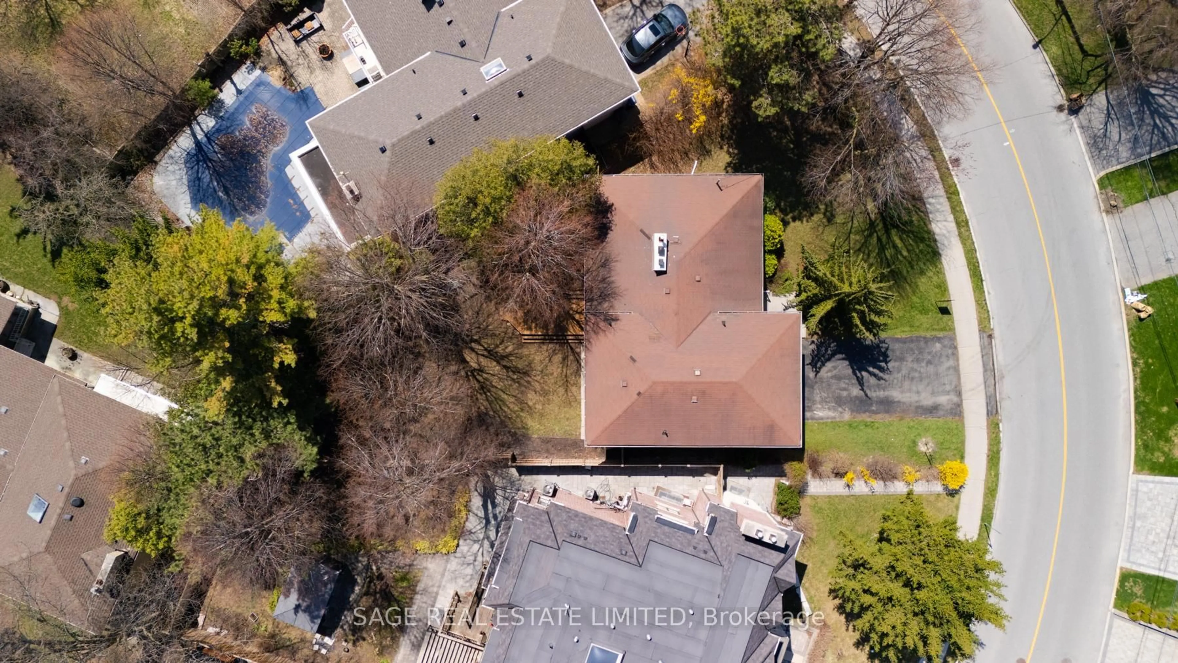 A pic from outside/outdoor area/front of a property/back of a property/a pic from drone, unknown for 9 Hawksbury Dr, Toronto Ontario M2K 1M2