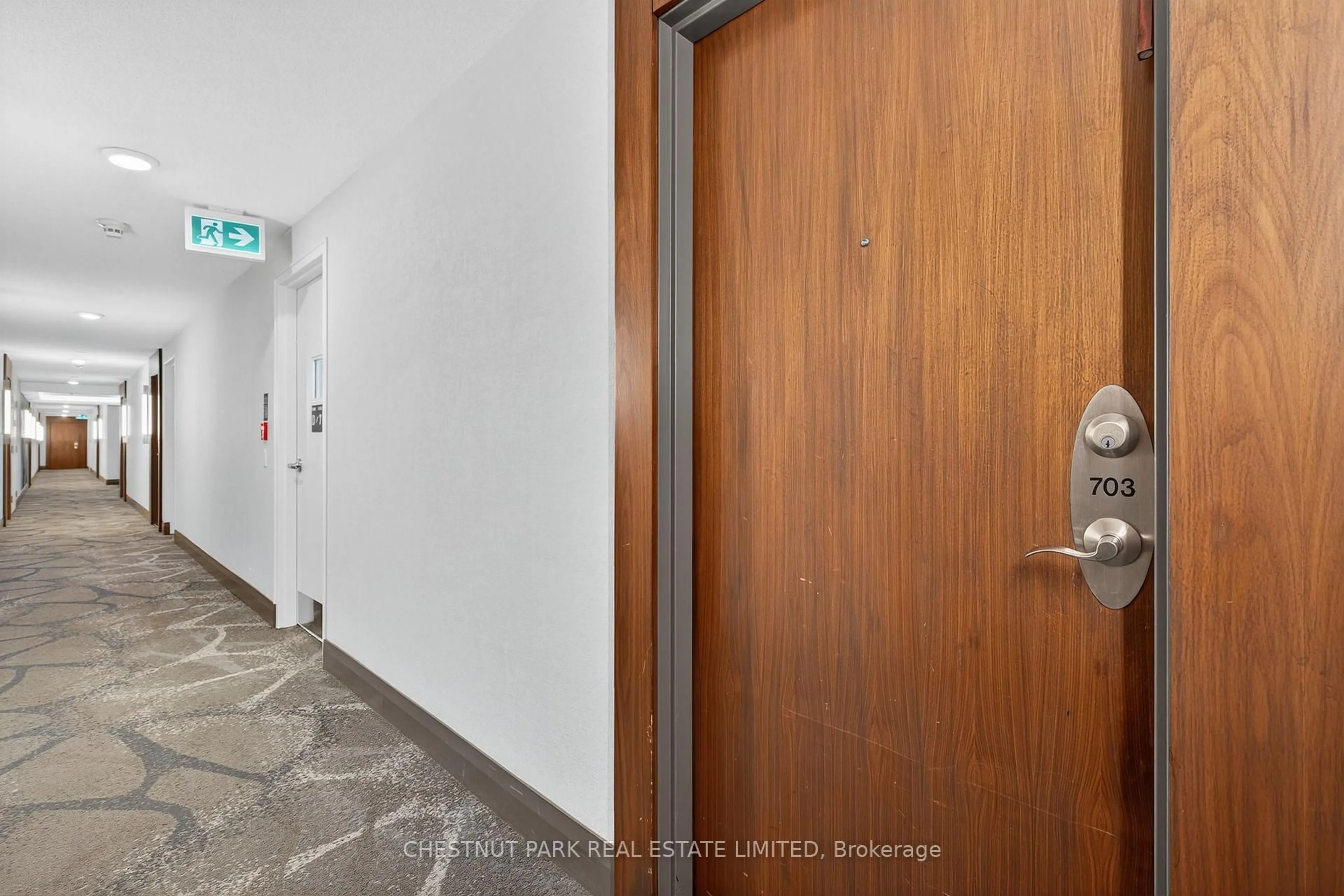 Indoor foyer for 3840 Bathurst St #703, Toronto Ontario M3H 6C6