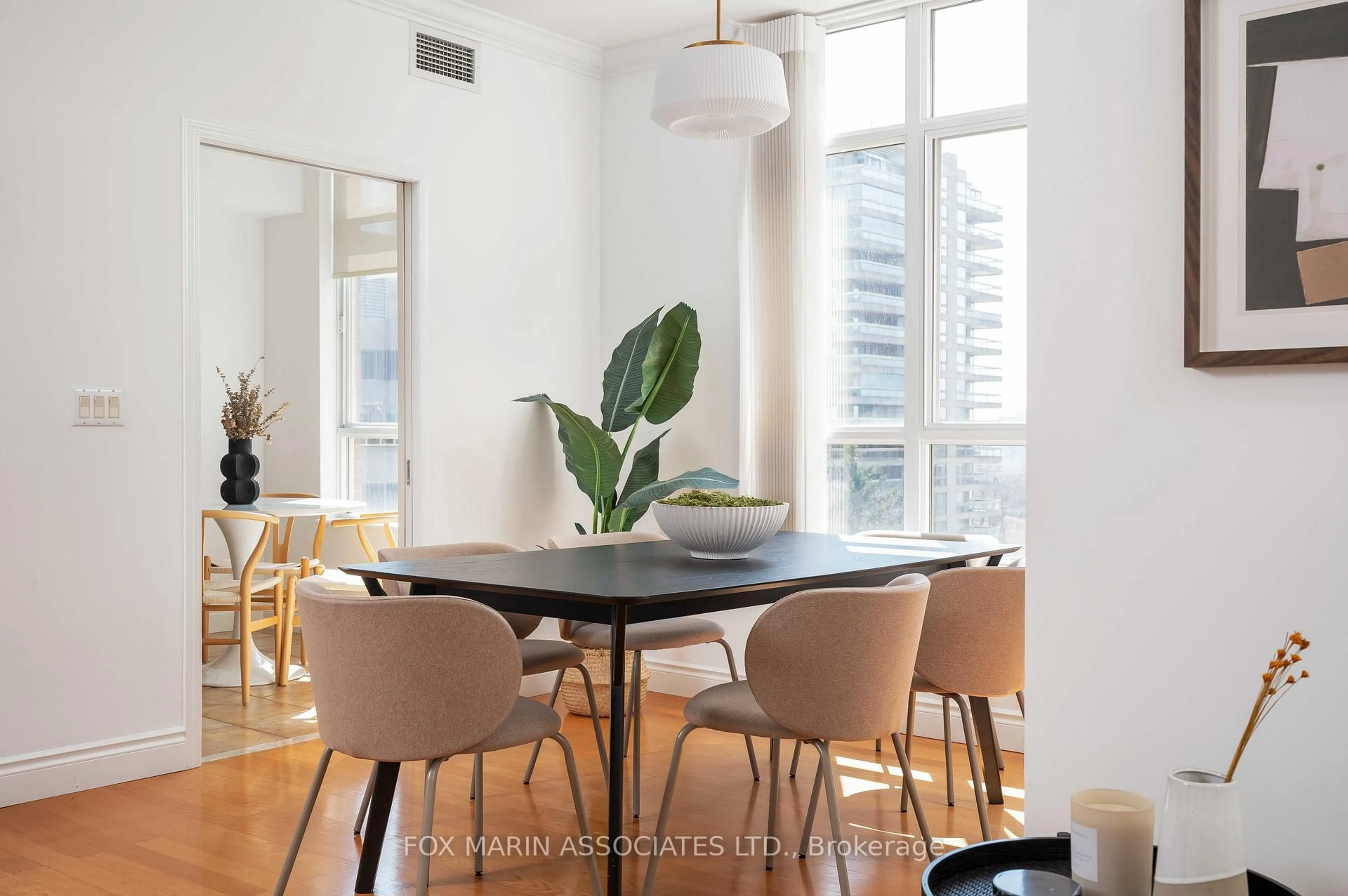 Dining room, unknown for 1 Deer Park Cres #805, Toronto Ontario M4V 3C4