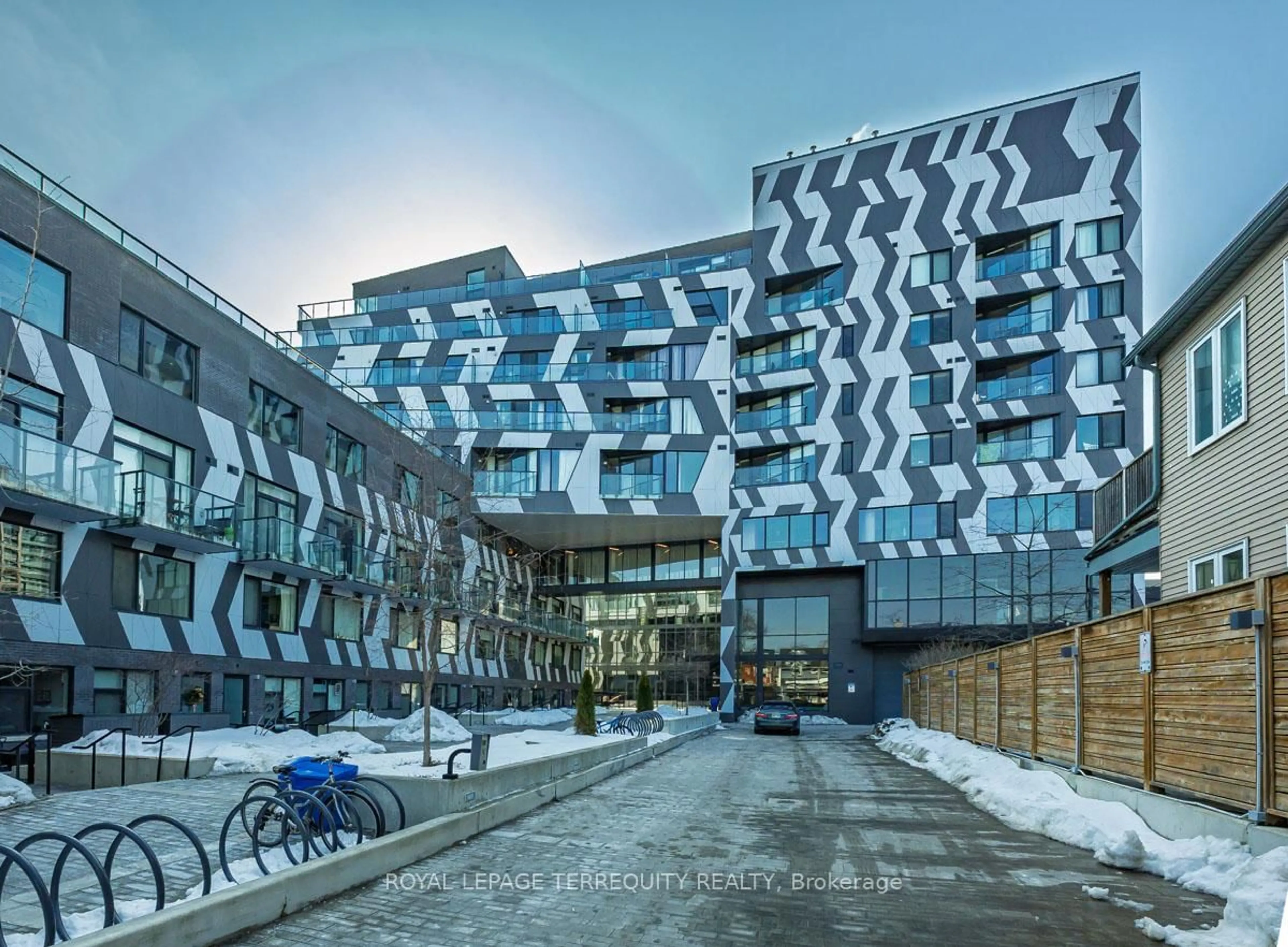 Unknown for 138 St Helens Ave #501, Toronto Ontario M6H 0B8