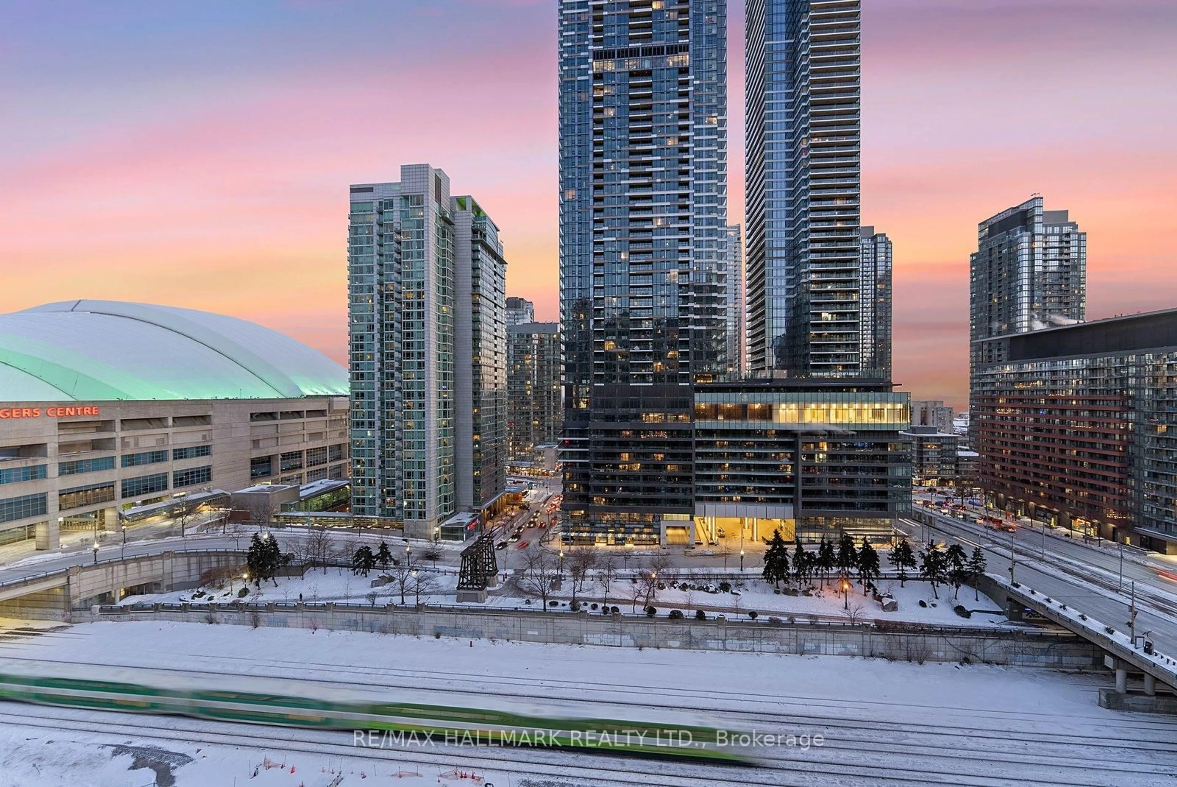A pic from outside/outdoor area/front of a property/back of a property/a pic from drone, city buildings view from balcony for 381 Front St #1810, Toronto Ontario M5V 3R8