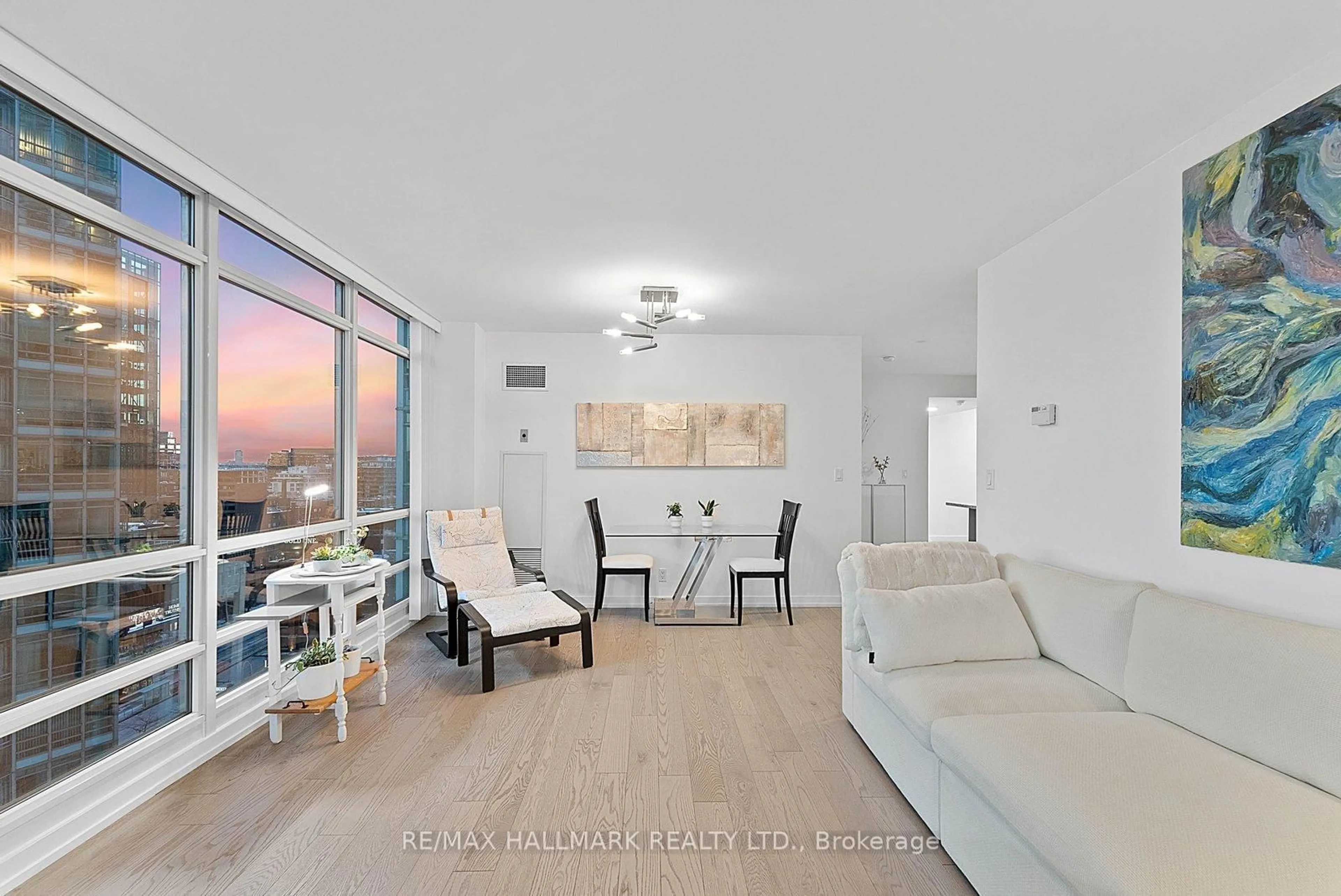 Living room with furniture, unknown for 381 Front St #1810, Toronto Ontario M5V 3R8