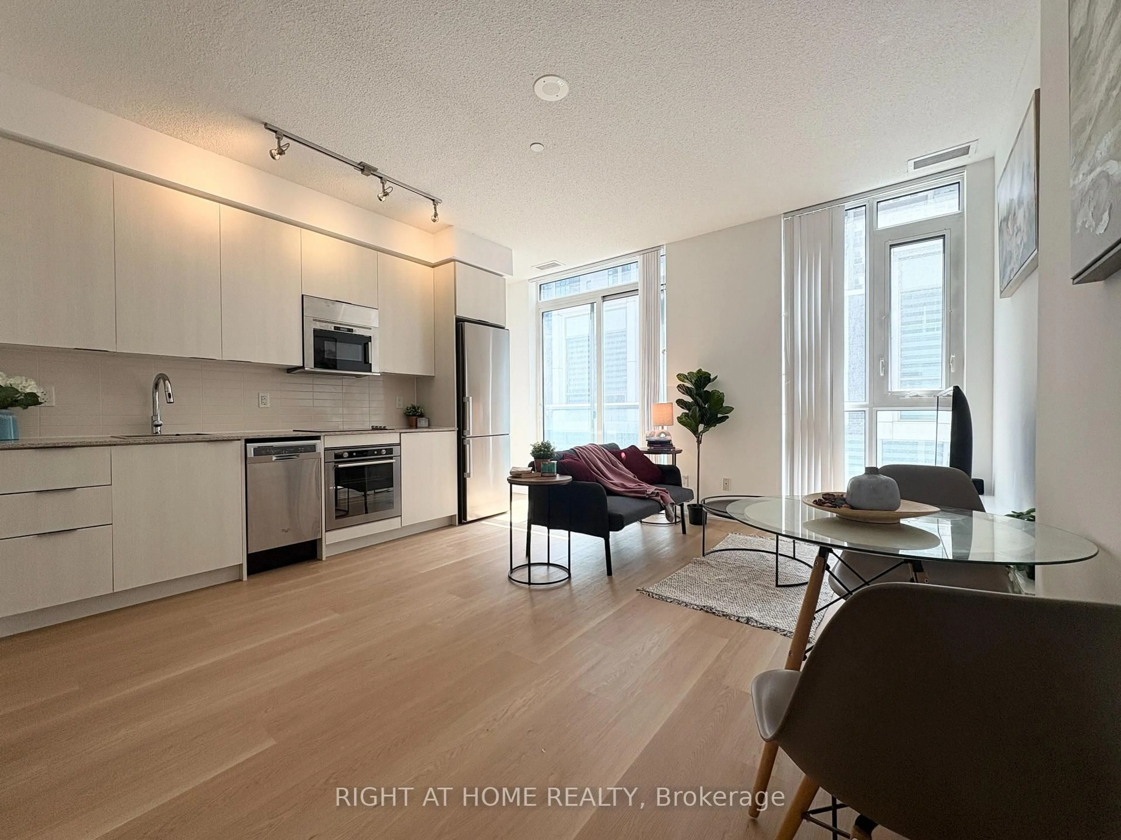 Unknown for 101 Erskine Ave #308, Toronto Ontario M4P 0C5