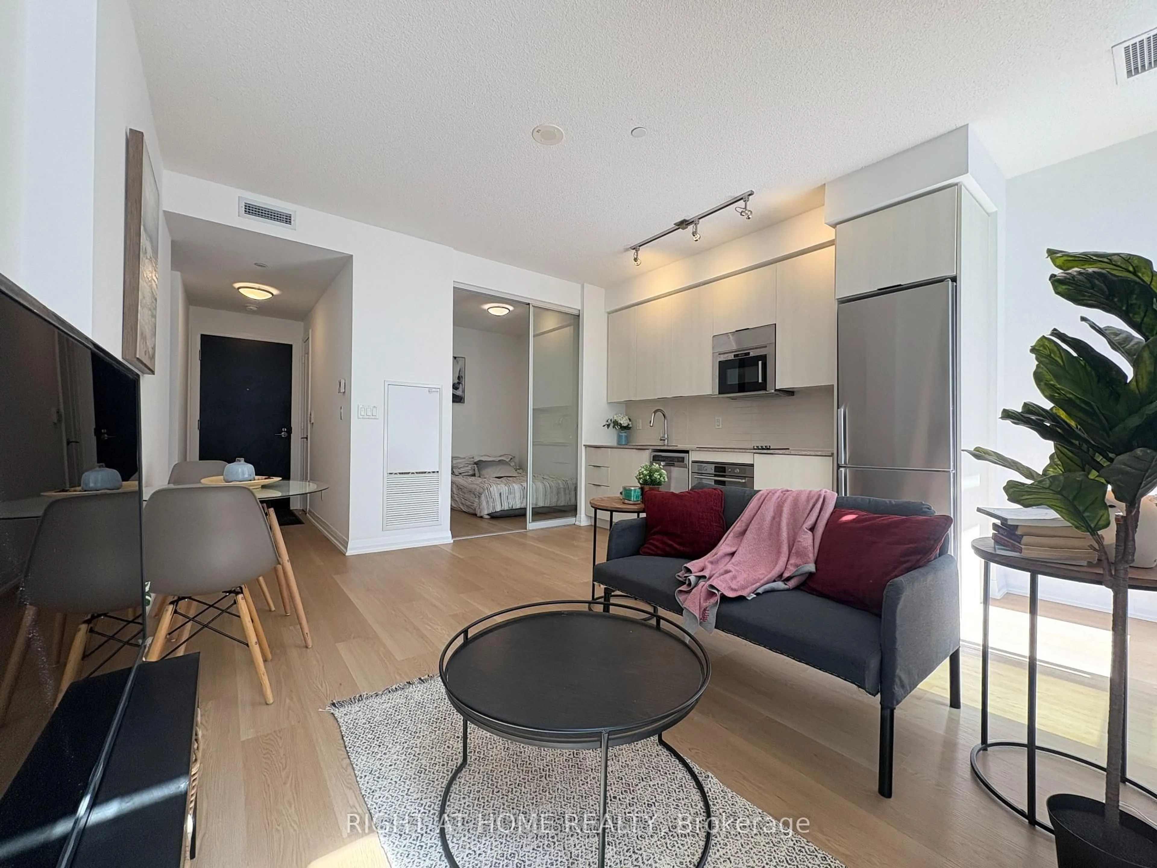 Unknown for 101 Erskine Ave #308, Toronto Ontario M4P 0C5