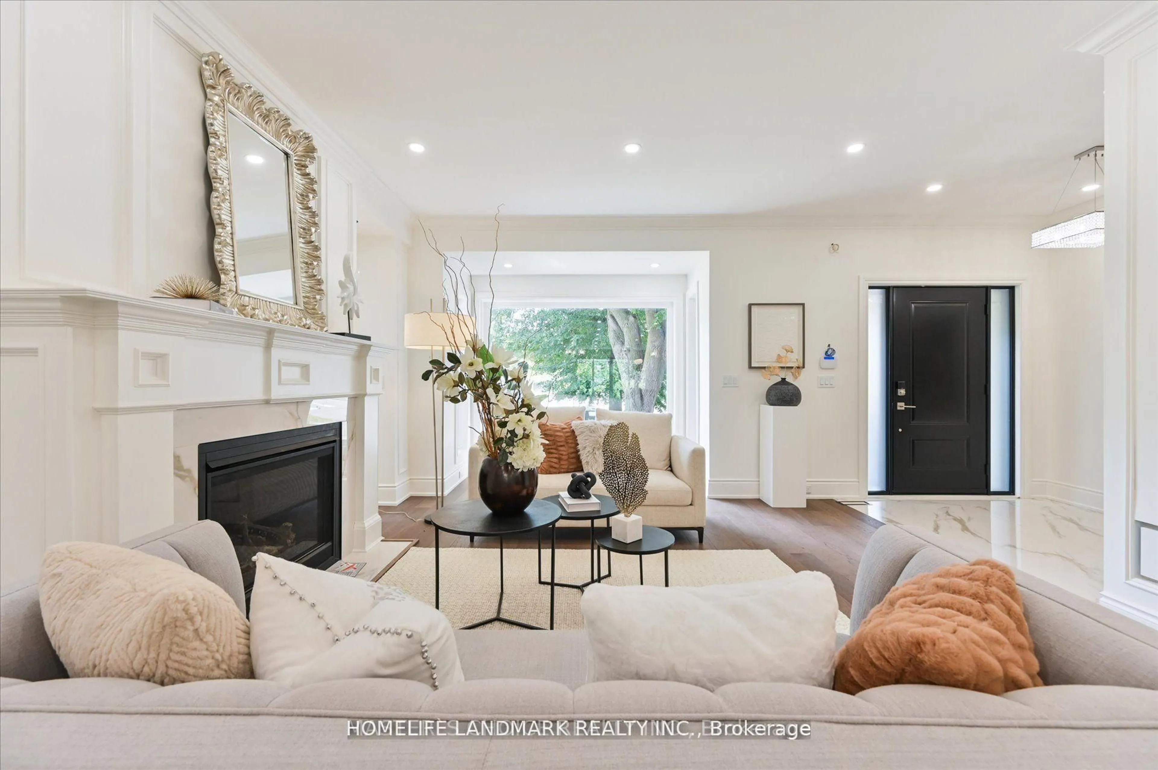 Unknown for 382 St Clements Ave, Toronto Ontario M5N 1M1