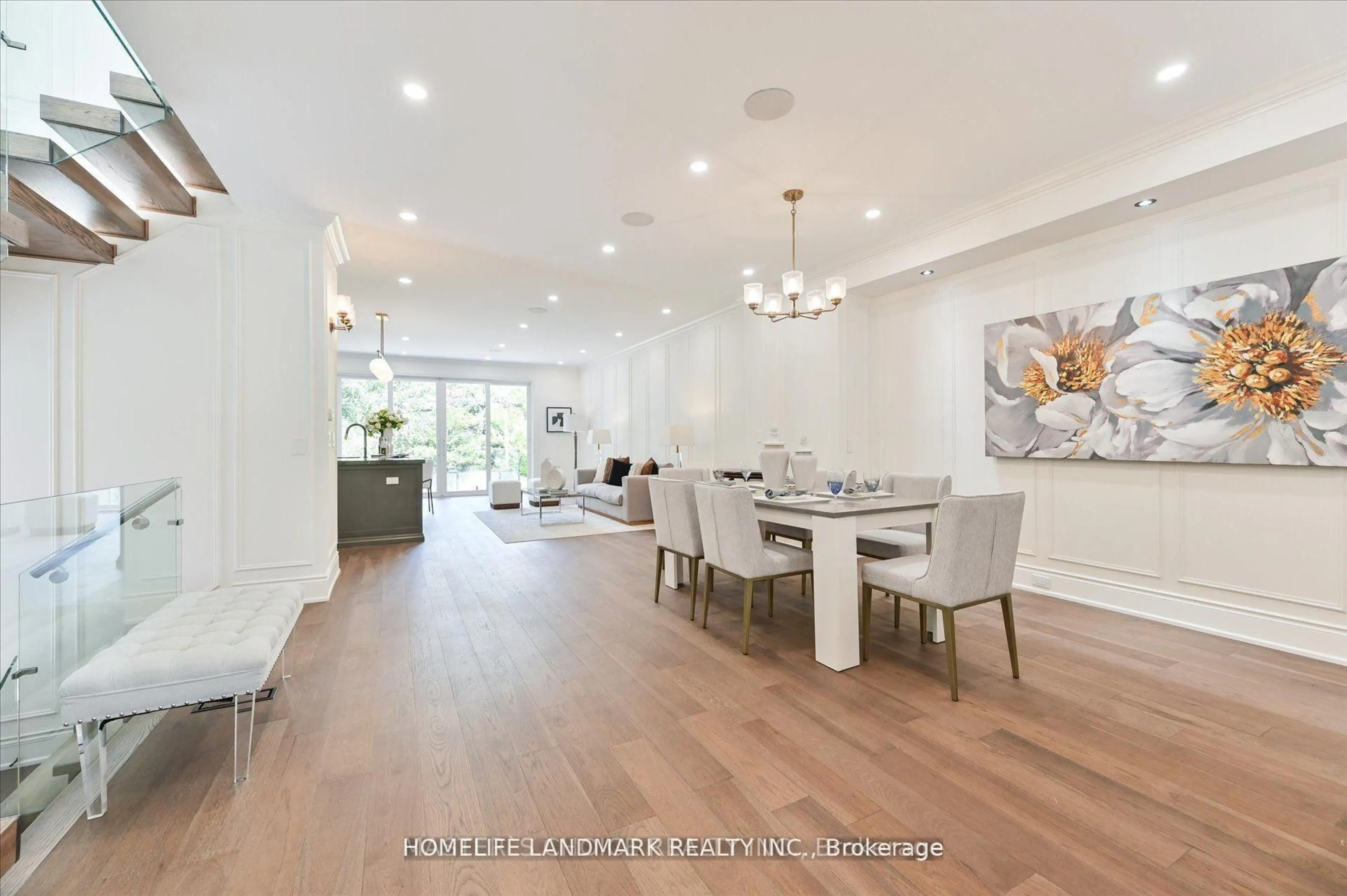 Unknown for 382 St Clements Ave, Toronto Ontario M5N 1M1