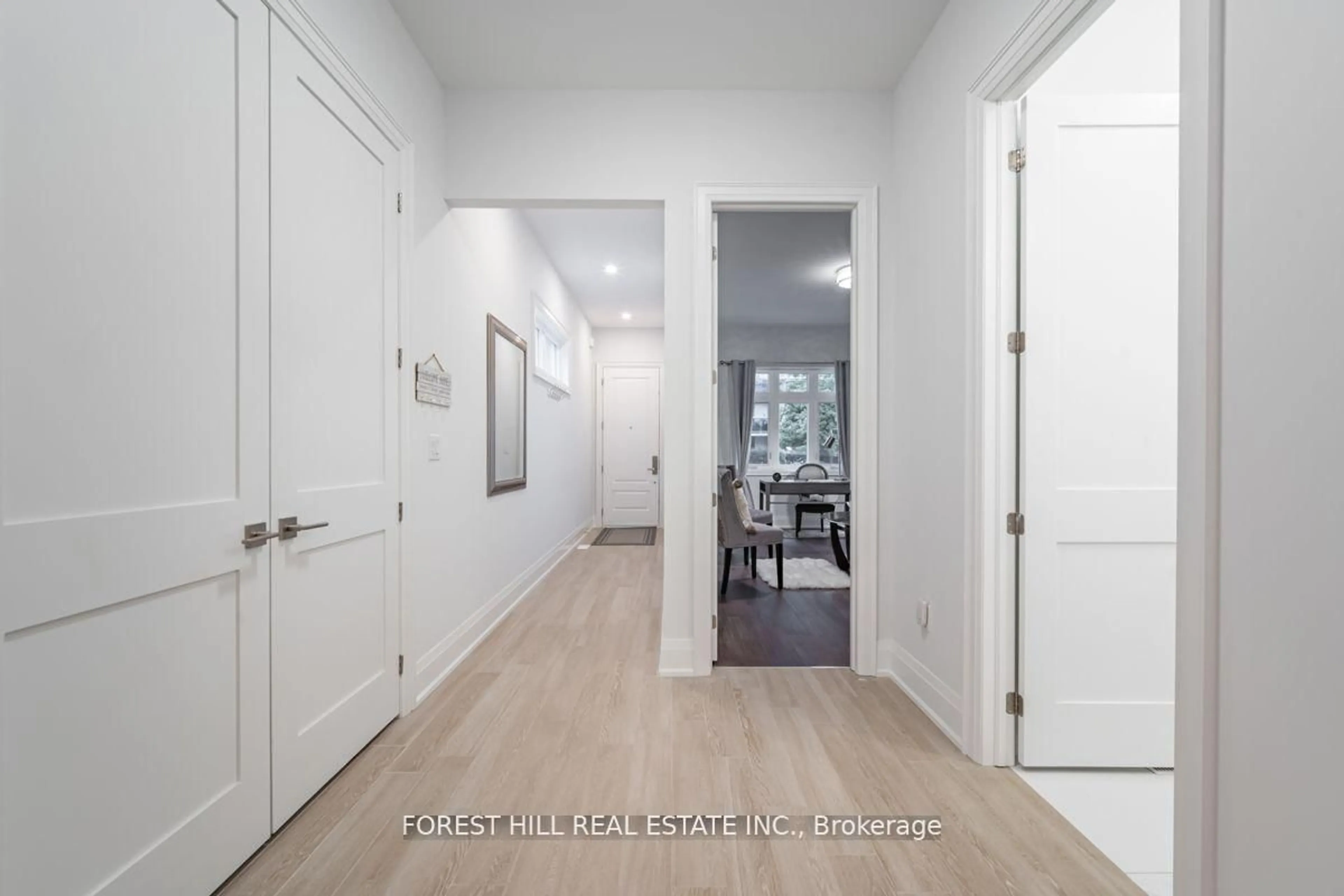 Indoor entryway for 611 Northcliffe Blvd, Toronto Ontario M6E 3L8