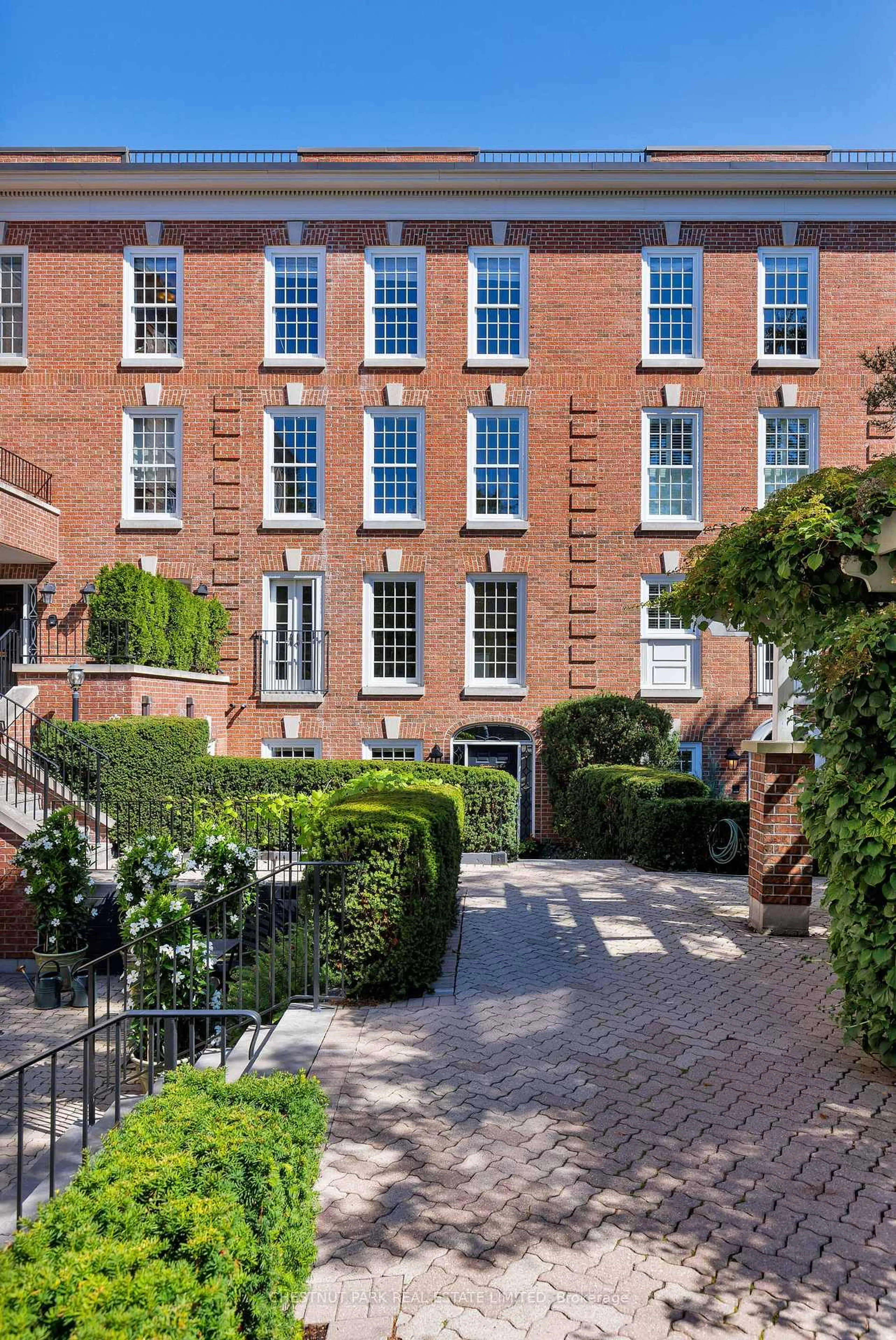 Unknown for 94 Crescent Rd #TH6, Toronto Ontario M4W 1T5