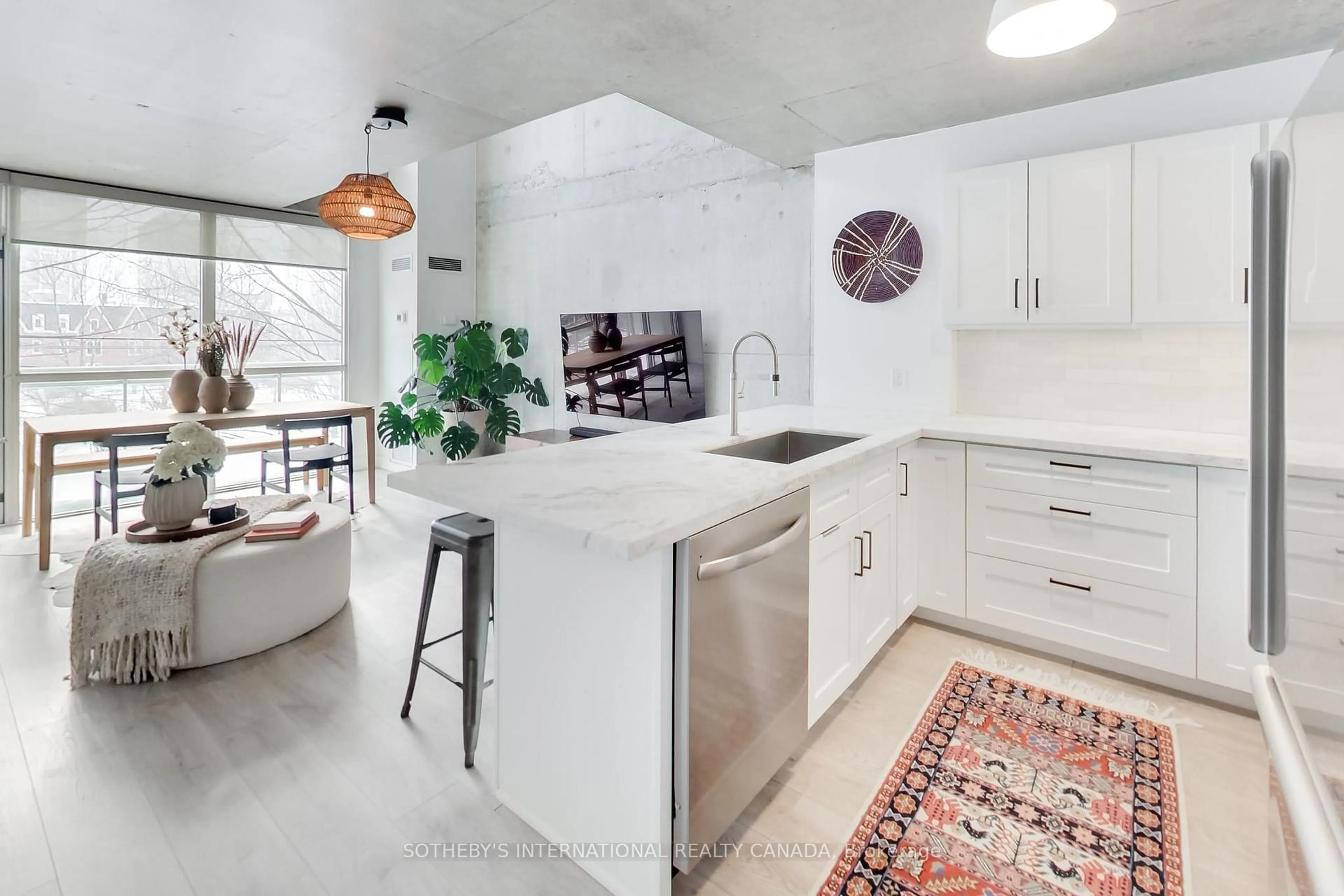 Open concept kitchen, ceramic/tile floor for 954 King St #312, Toronto Ontario M6K 3L9