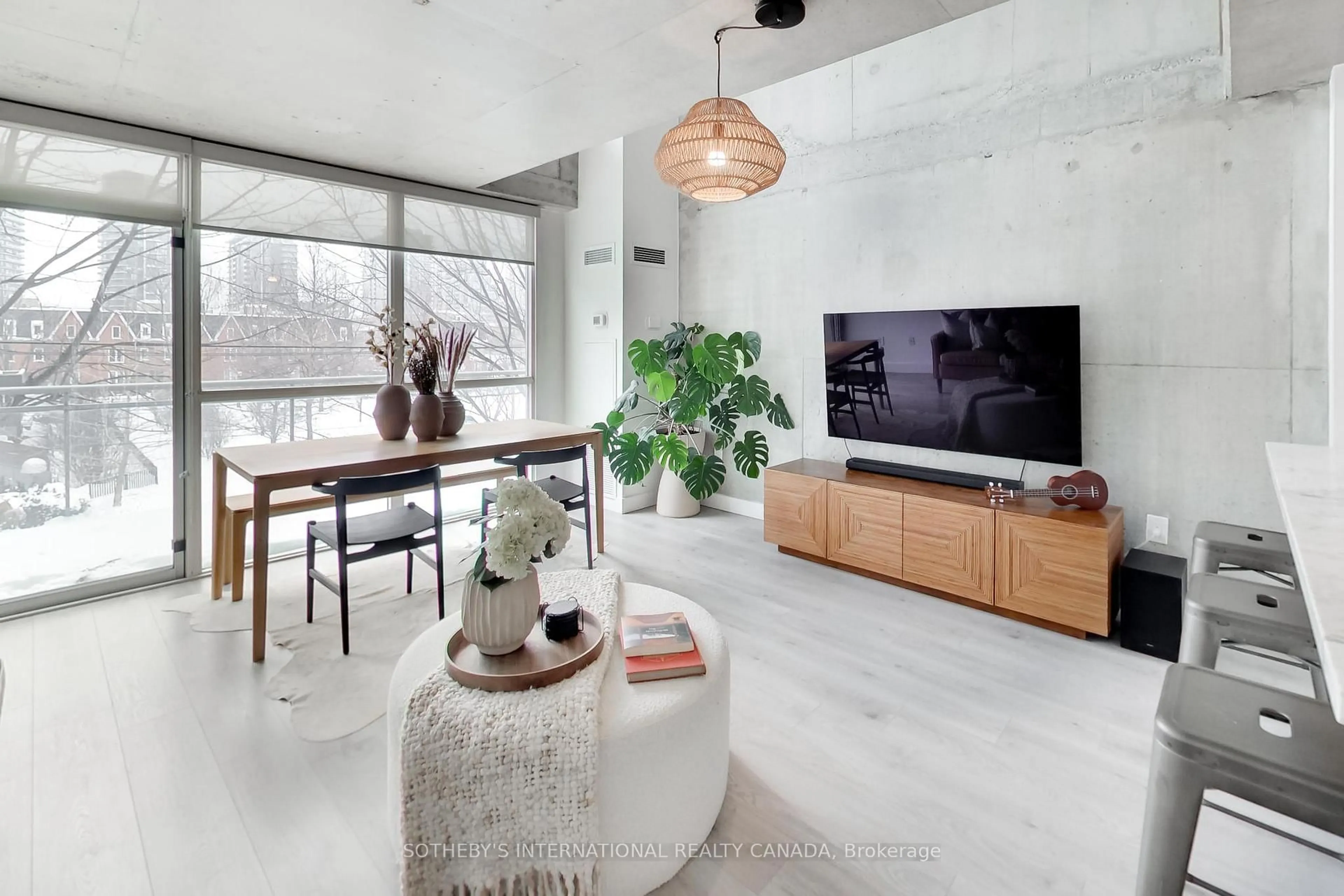 Living room with furniture, unknown for 954 King St #312, Toronto Ontario M6K 3L9