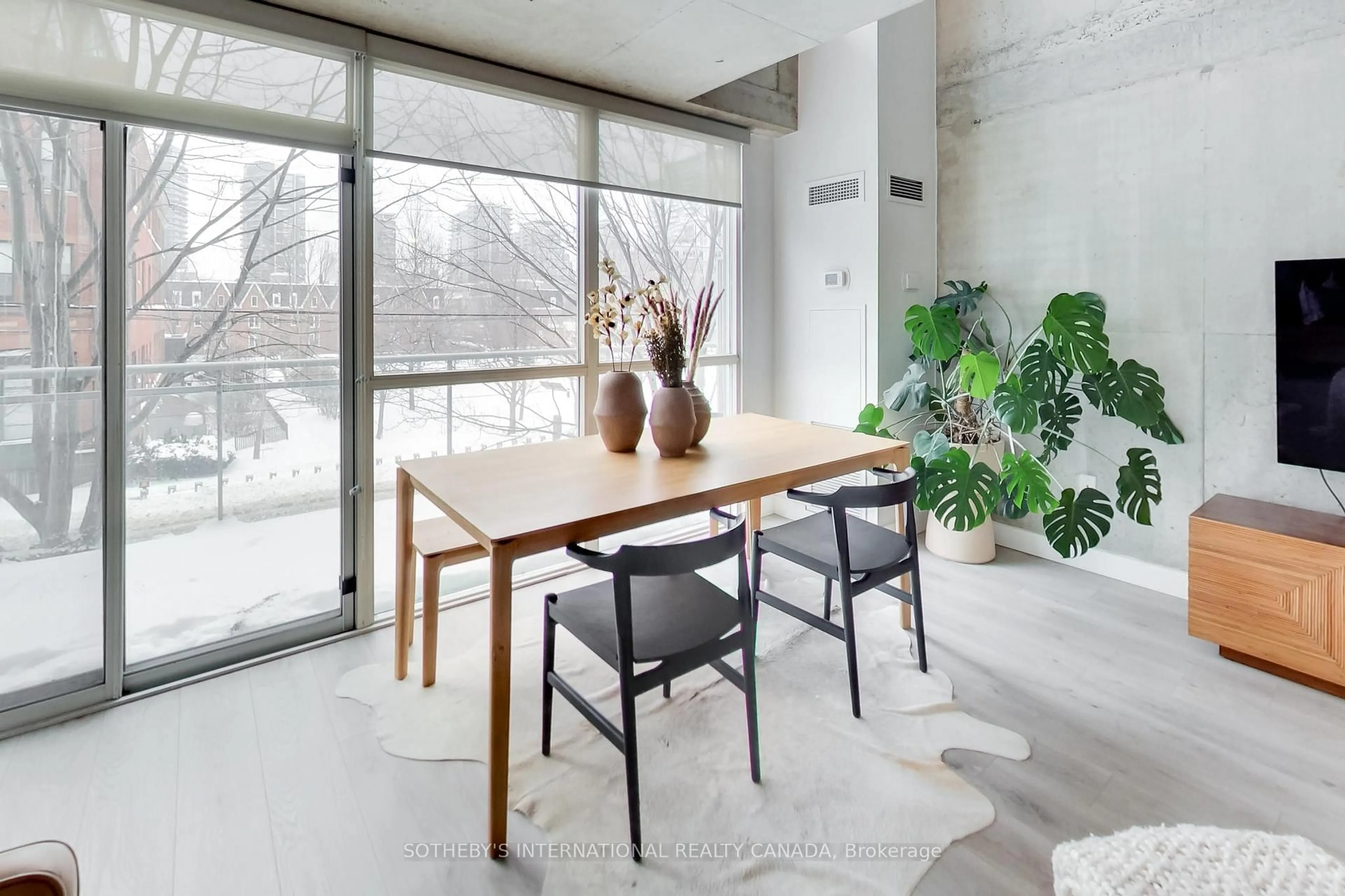 Dining room, unknown for 954 King St #312, Toronto Ontario M6K 3L9