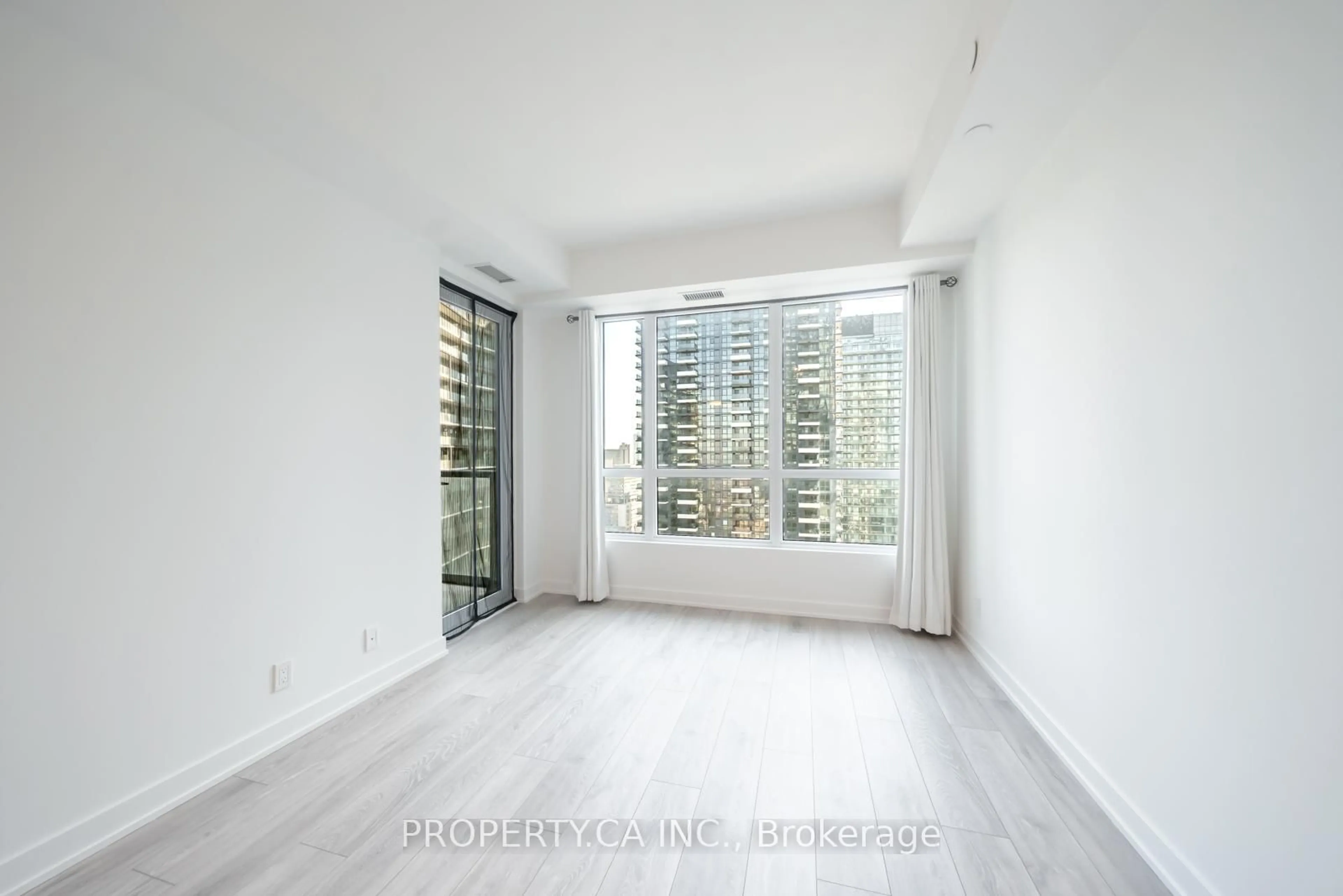 A pic of a room for 108 Peter St #3203, Toronto Ontario M5V 0W2