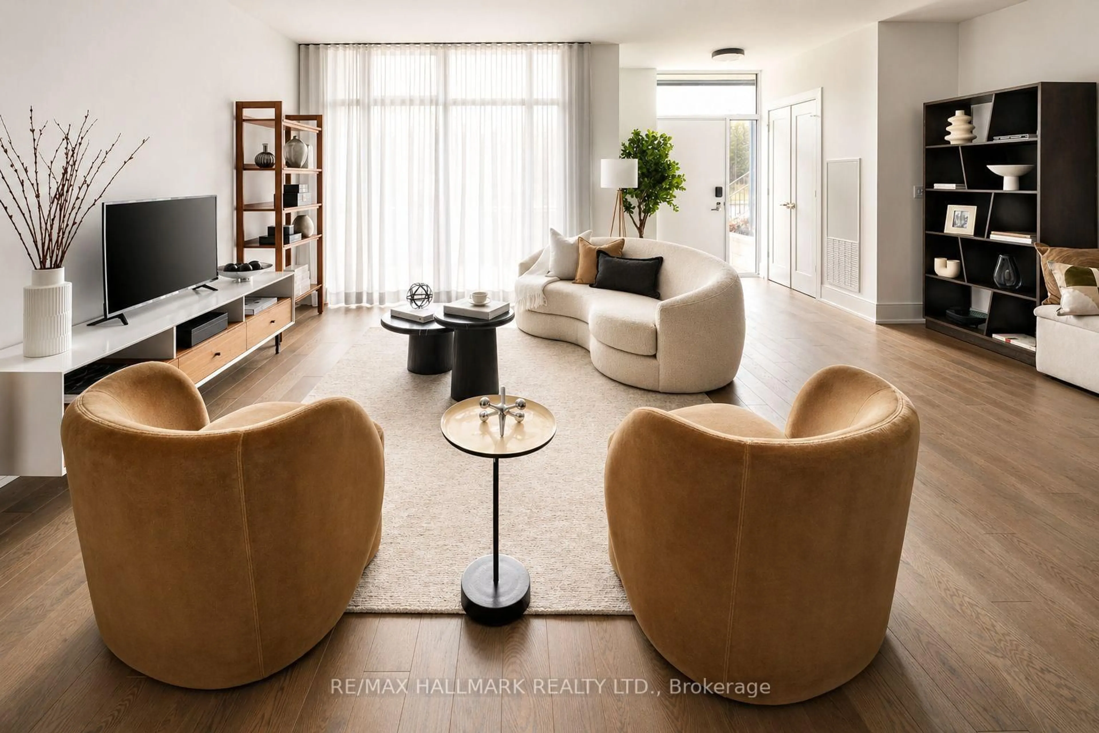 Living room with furniture, unknown for 10 Inn On The Park Dr #PL01, Toronto Ontario M3C 0P9