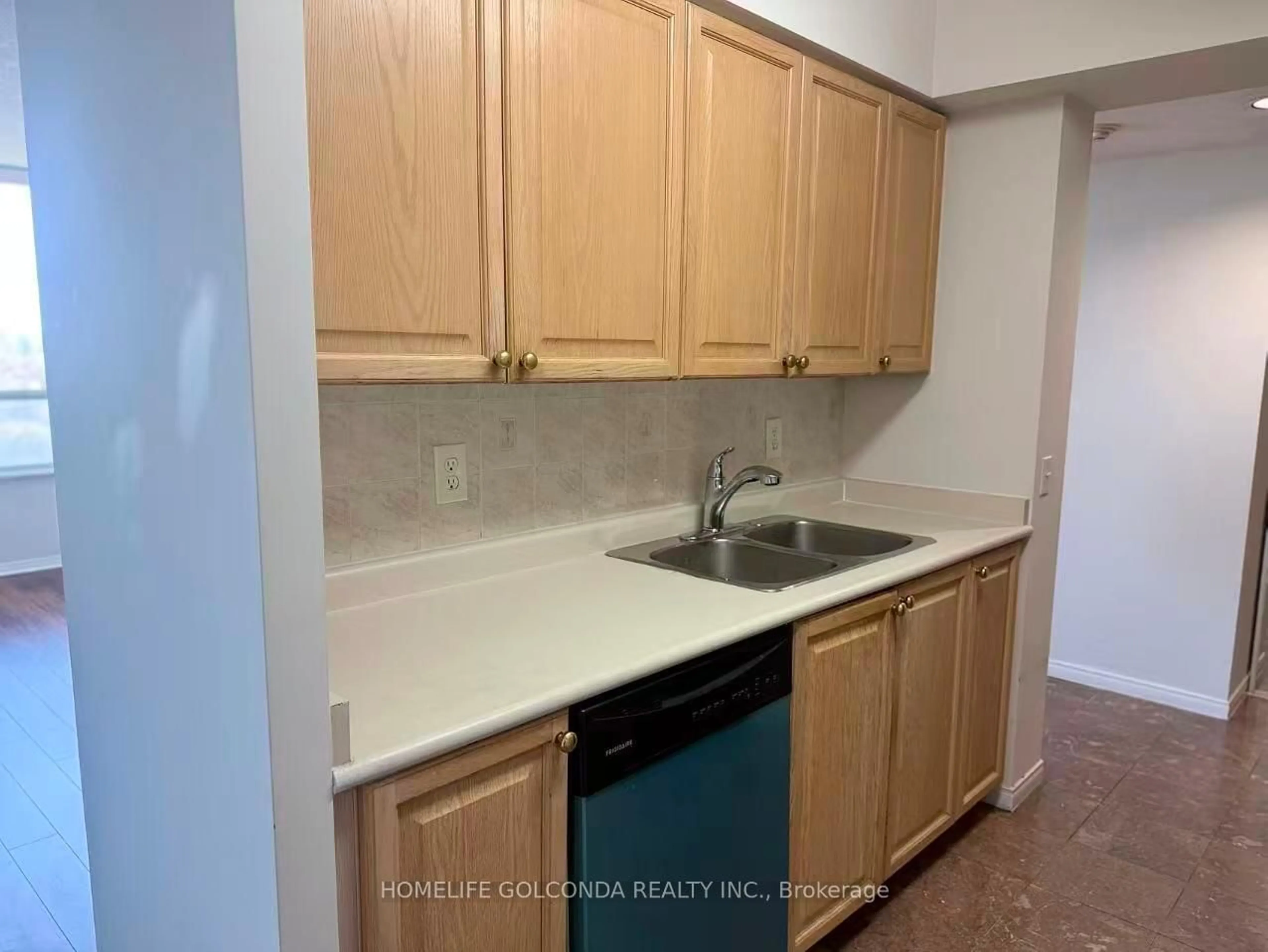 Standard kitchen, unknown for 238 Doris Ave #1908, Toronto Ontario M2N 6W1