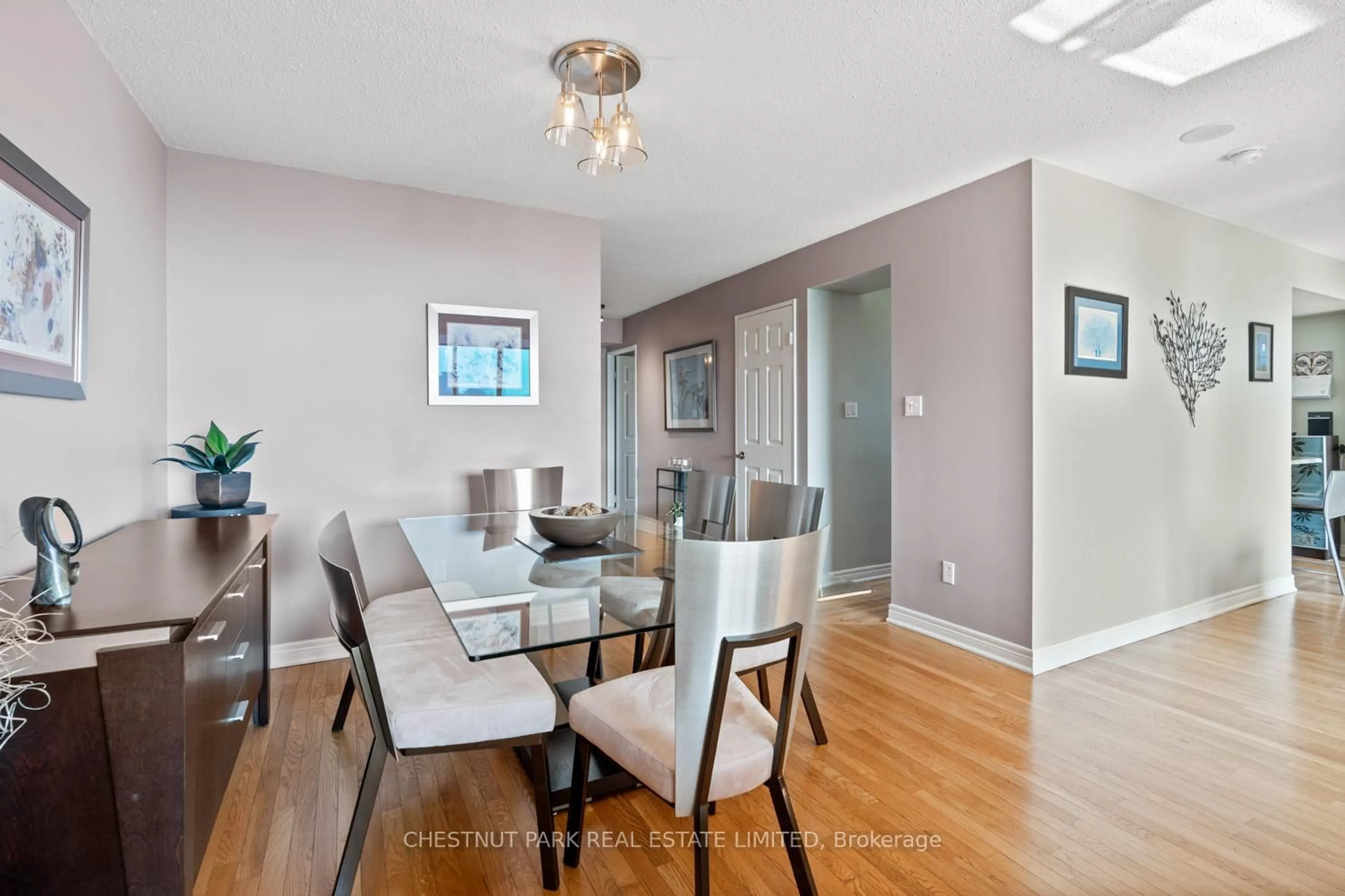 Dining room, wood/laminate floor for 35 Merton St #1606, Toronto Ontario M4S 3G4